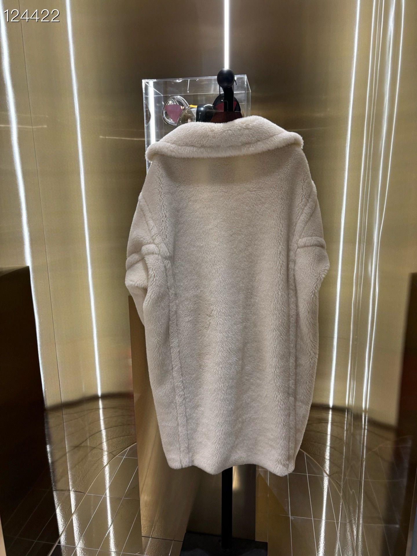 Max Mara MaxMara Tedgirl White Teddy Bear Coat Size M / US 6-8 / IT 42-44 - 2 Thumbnail