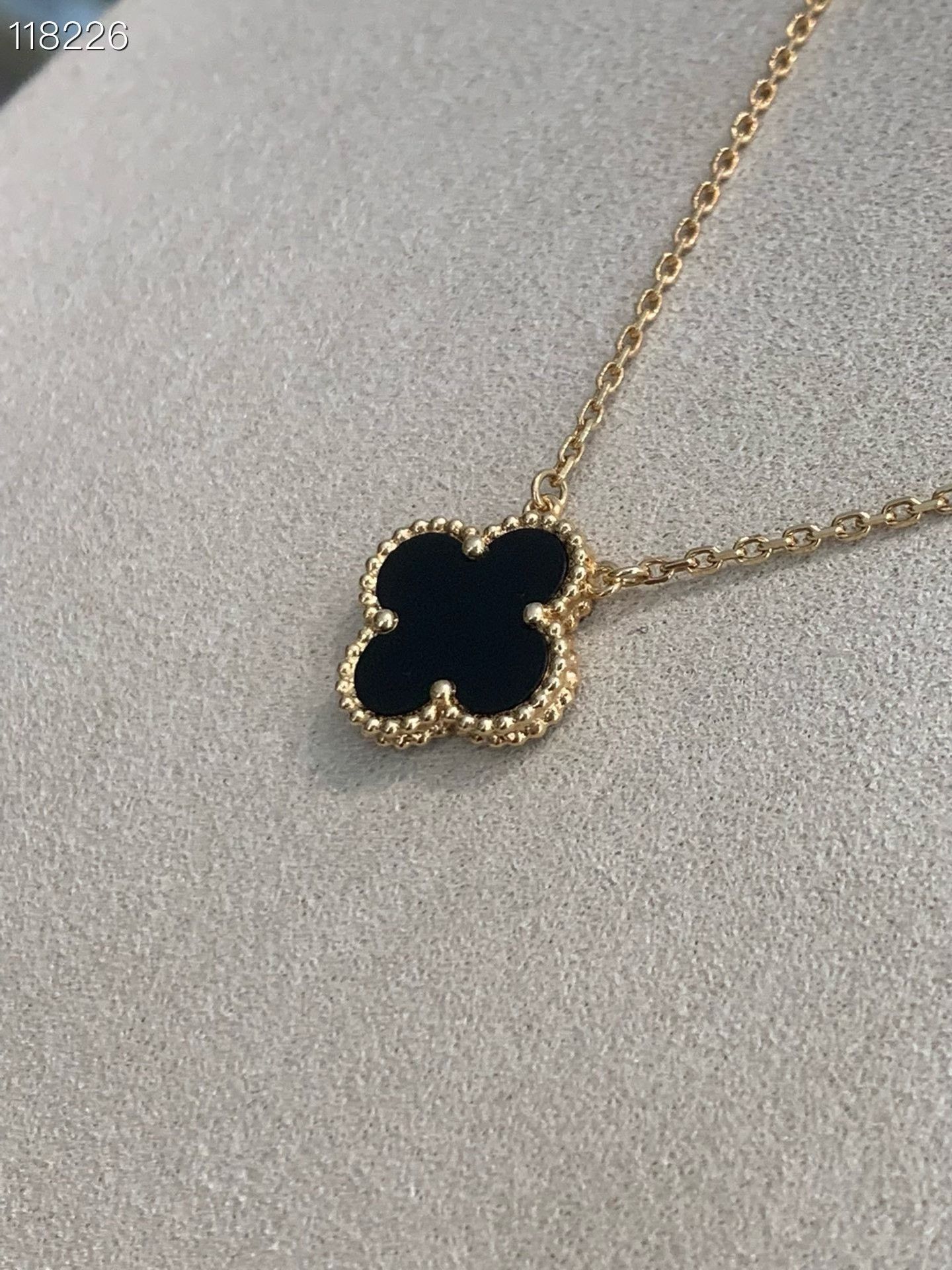 Van Cleef & Arpels Vca 100105C01 Medium Black Flower Necklace Size ONE SIZE - 3 Thumbnail