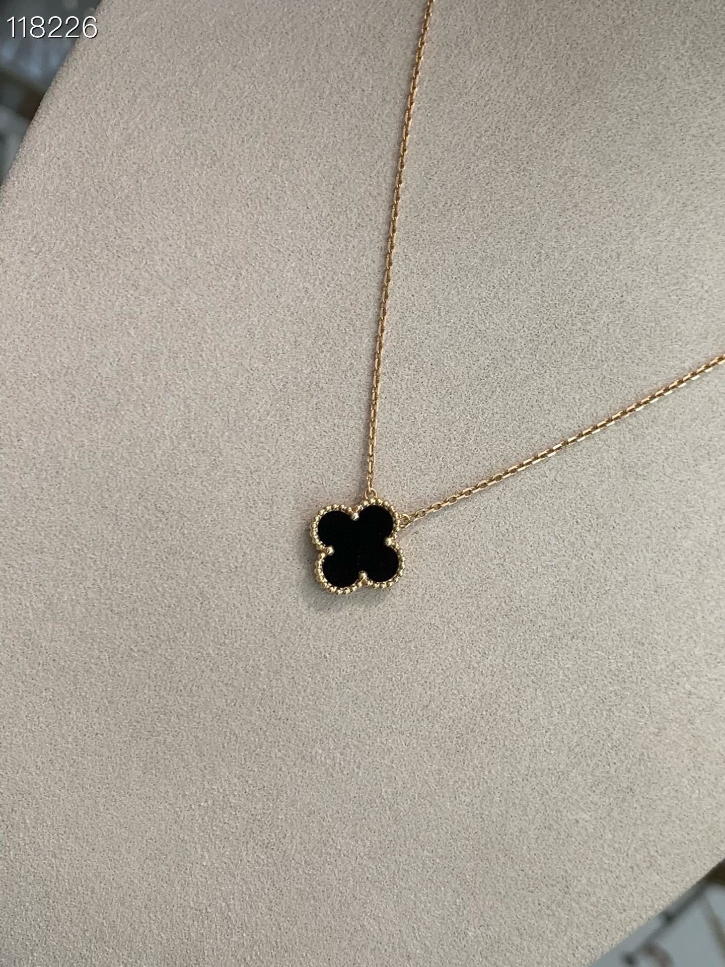 Van Cleef & Arpels Vca 100105C01 Medium Black Flower Necklace Size ONE SIZE - 2 Thumbnail