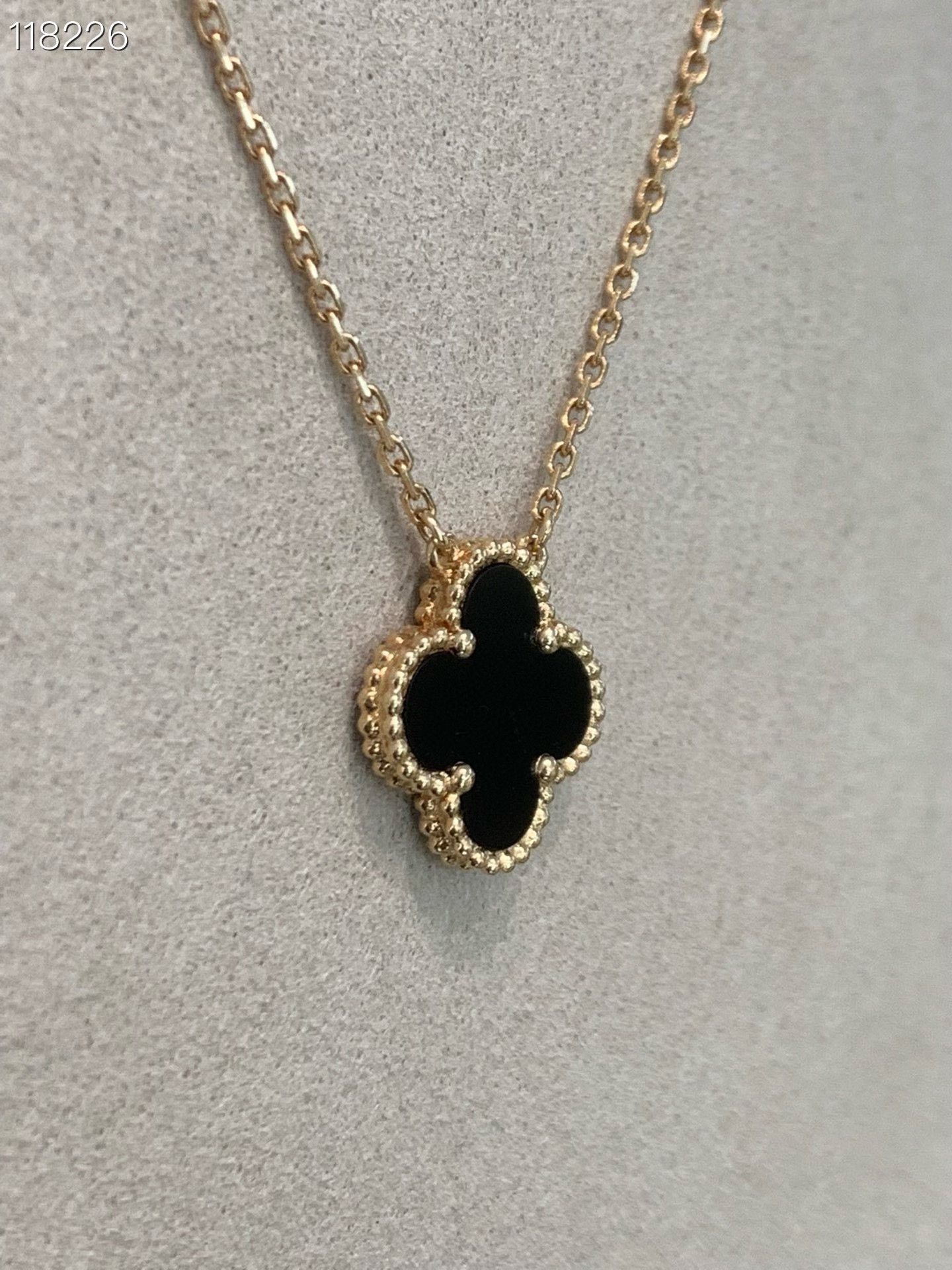 Van Cleef & Arpels Vca 100105C01 Medium Black Flower Necklace Size ONE SIZE - 4 Thumbnail