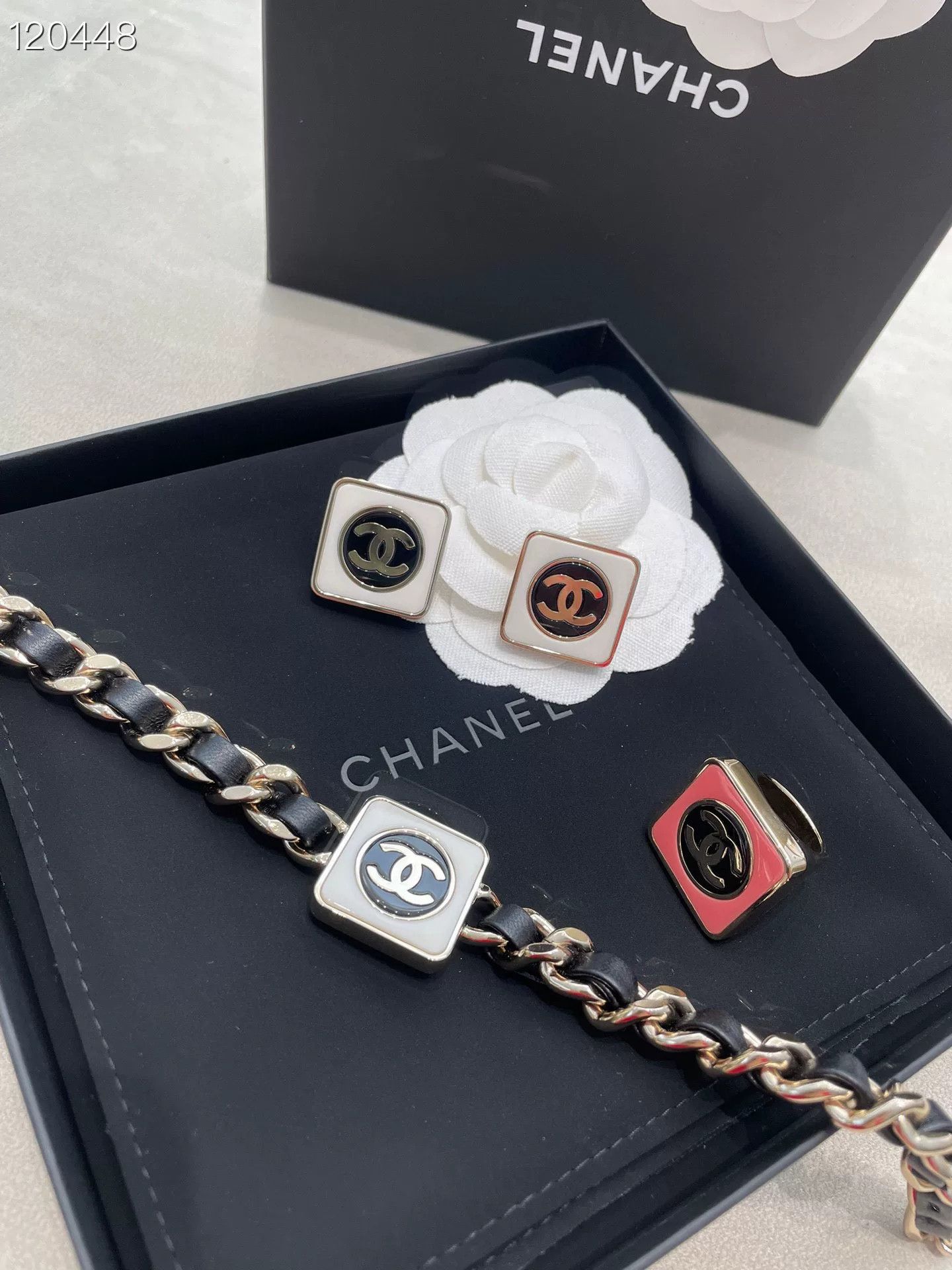 Chanel Chanel 23C White Square Black Round Earrings Size ONE SIZE - 4 Thumbnail