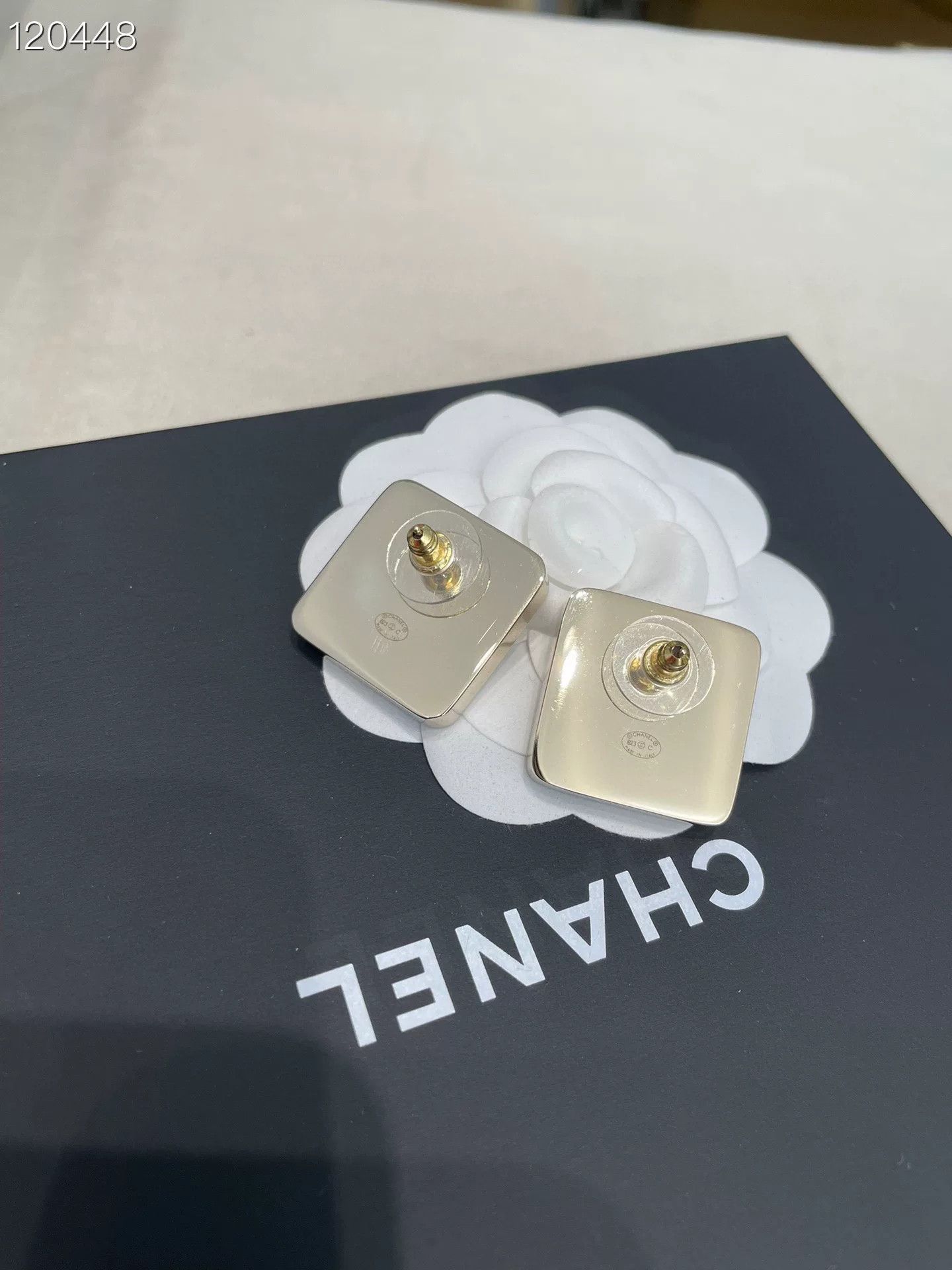 Chanel Chanel 23C White Square Black Round Earrings Size ONE SIZE - 3 Thumbnail