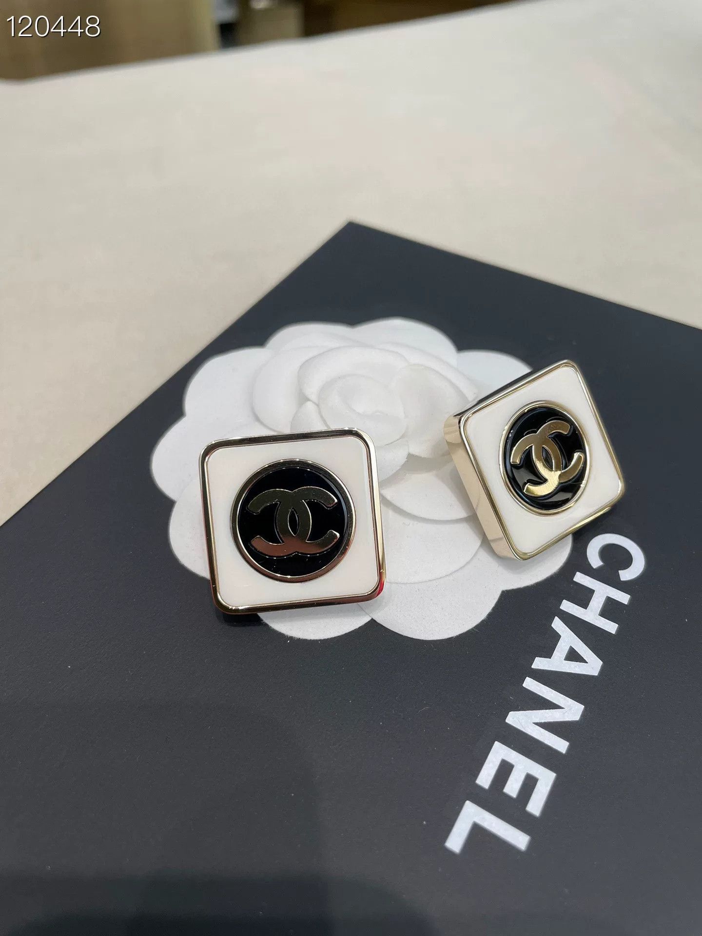 Chanel Chanel 23C White Square Black Round Earrings Size ONE SIZE - 2 Thumbnail