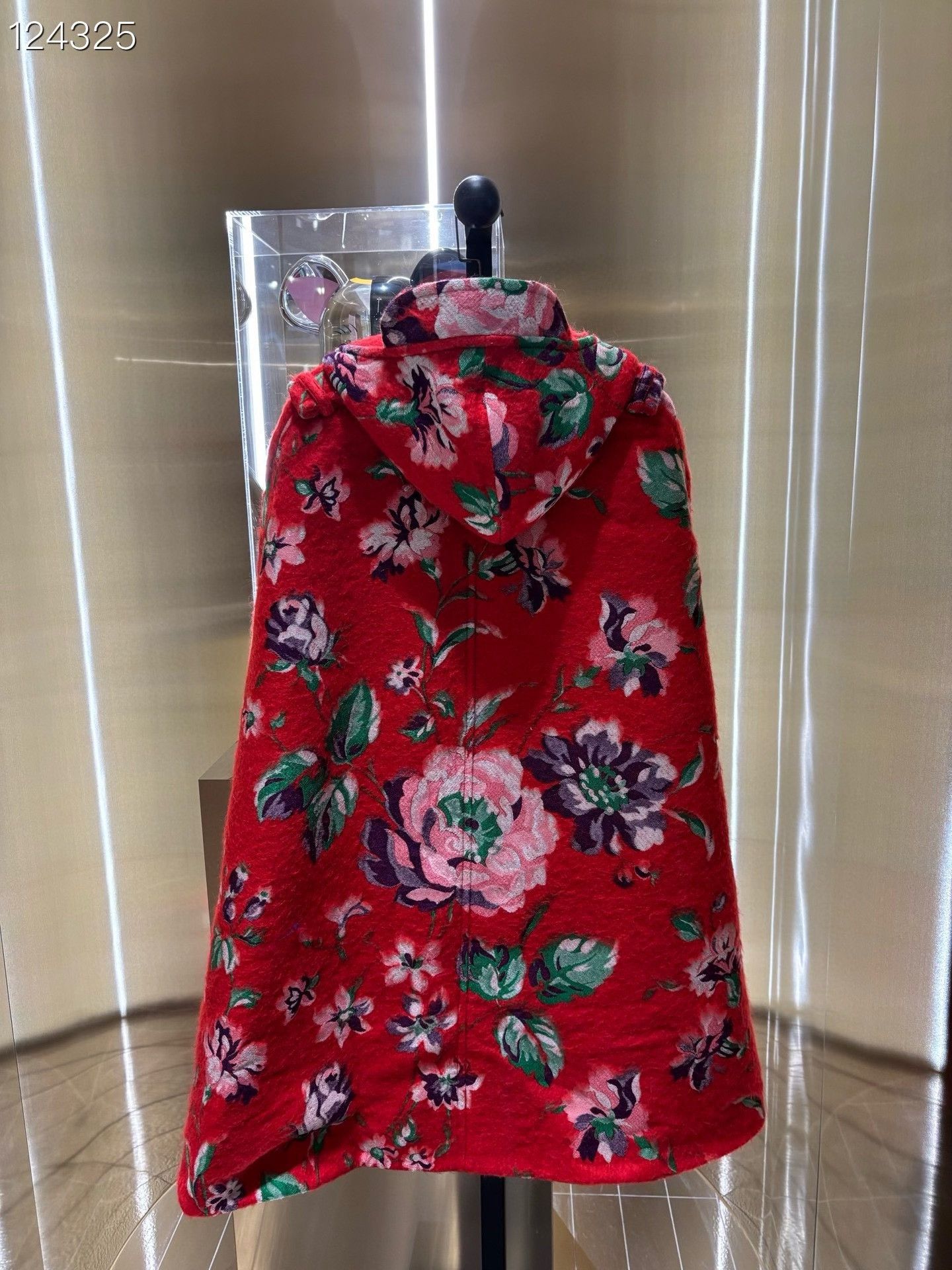 Gucci Gucci Red Floral Cape Size M / US 6-8 / IT 42-44 - 2 Thumbnail