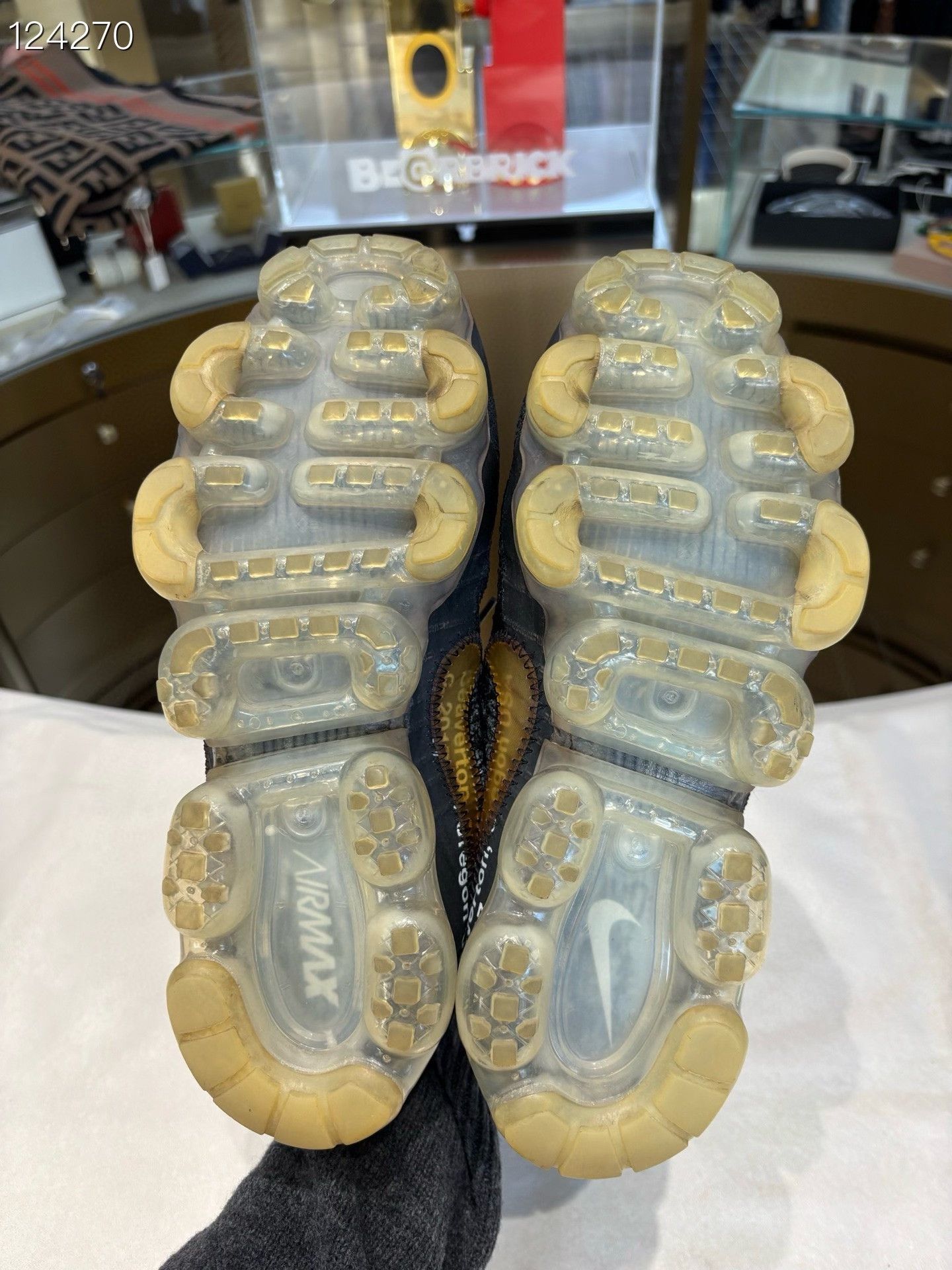 Off-White OFF-WHITE x Nike Air VaporMax OG Size US 9.5 / EU 42-43 - 5 Thumbnail