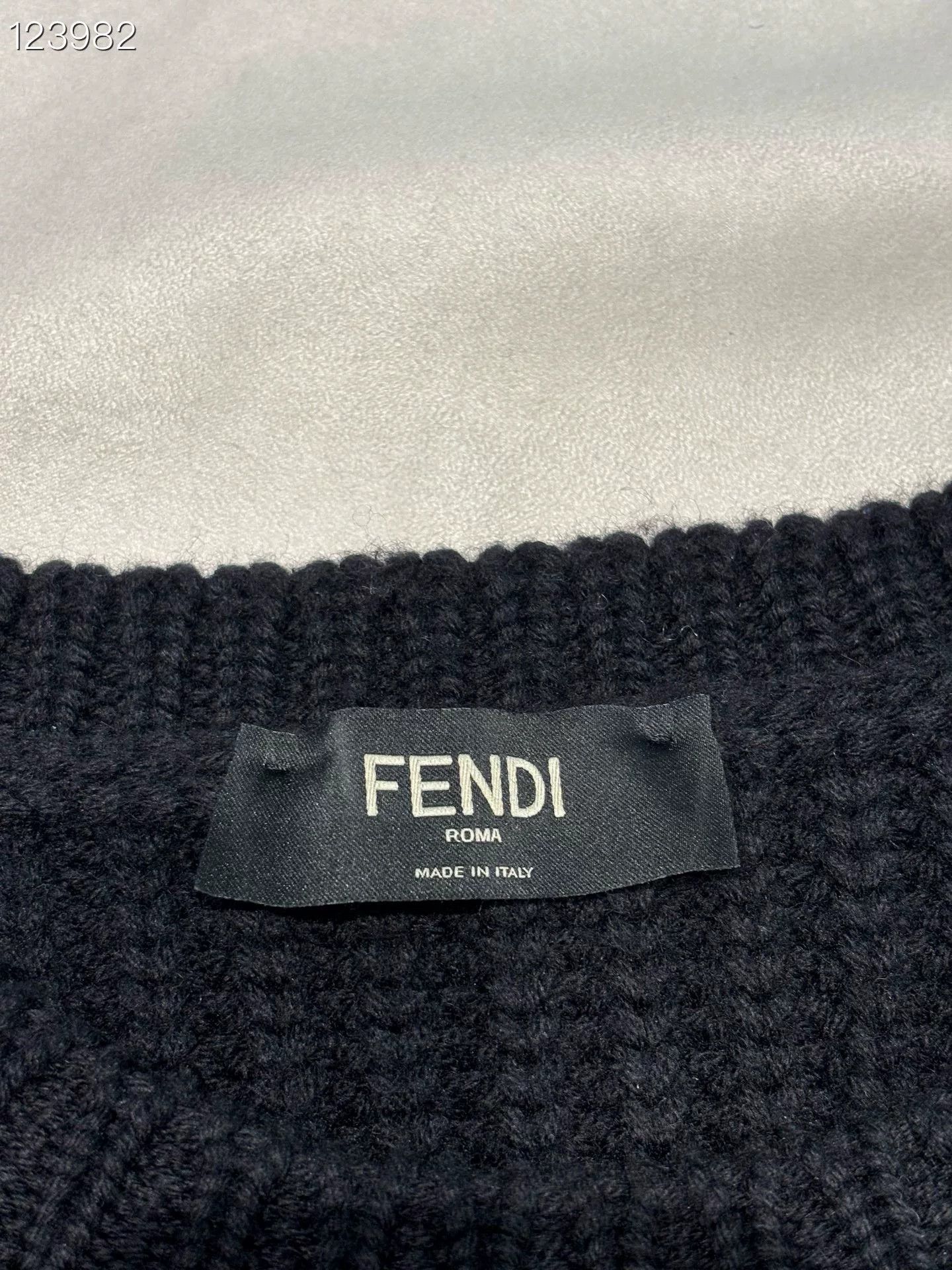 Fendi Fendi Black Wool Knit Sweater Size US M / EU 48-50 / 2 - 3 Thumbnail