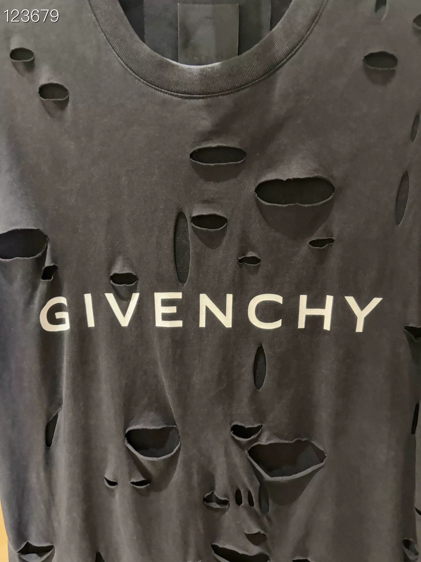 Givenchy Givenchy Logo Print Distressed Short Sleeve T-Shirt Size US XS / EU 42 / 0 - 5 Thumbnail