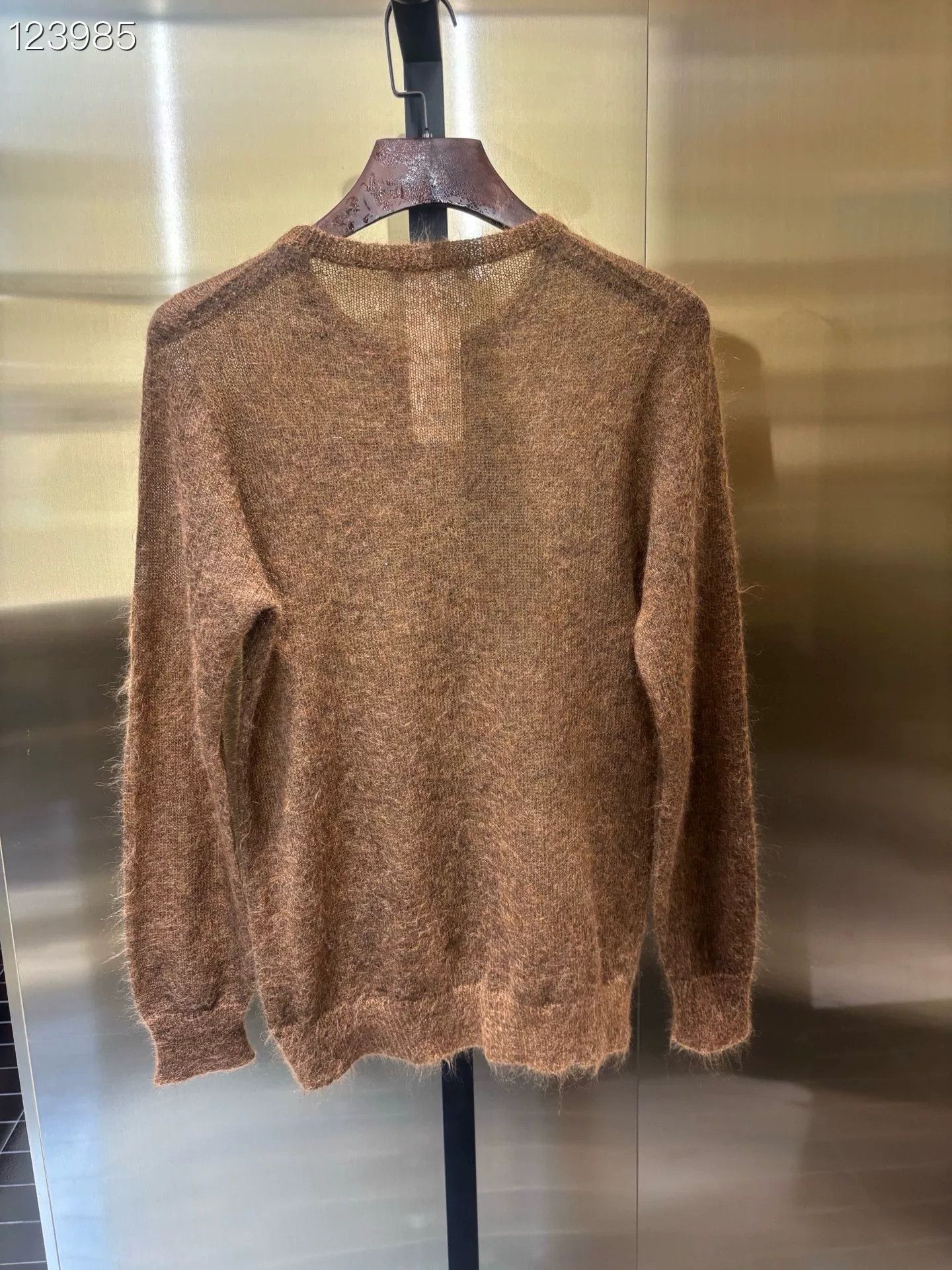 Max Mara MaxMara Camel M Letter Sweater Size M / US 6-8 / IT 42-44 - 2 Thumbnail