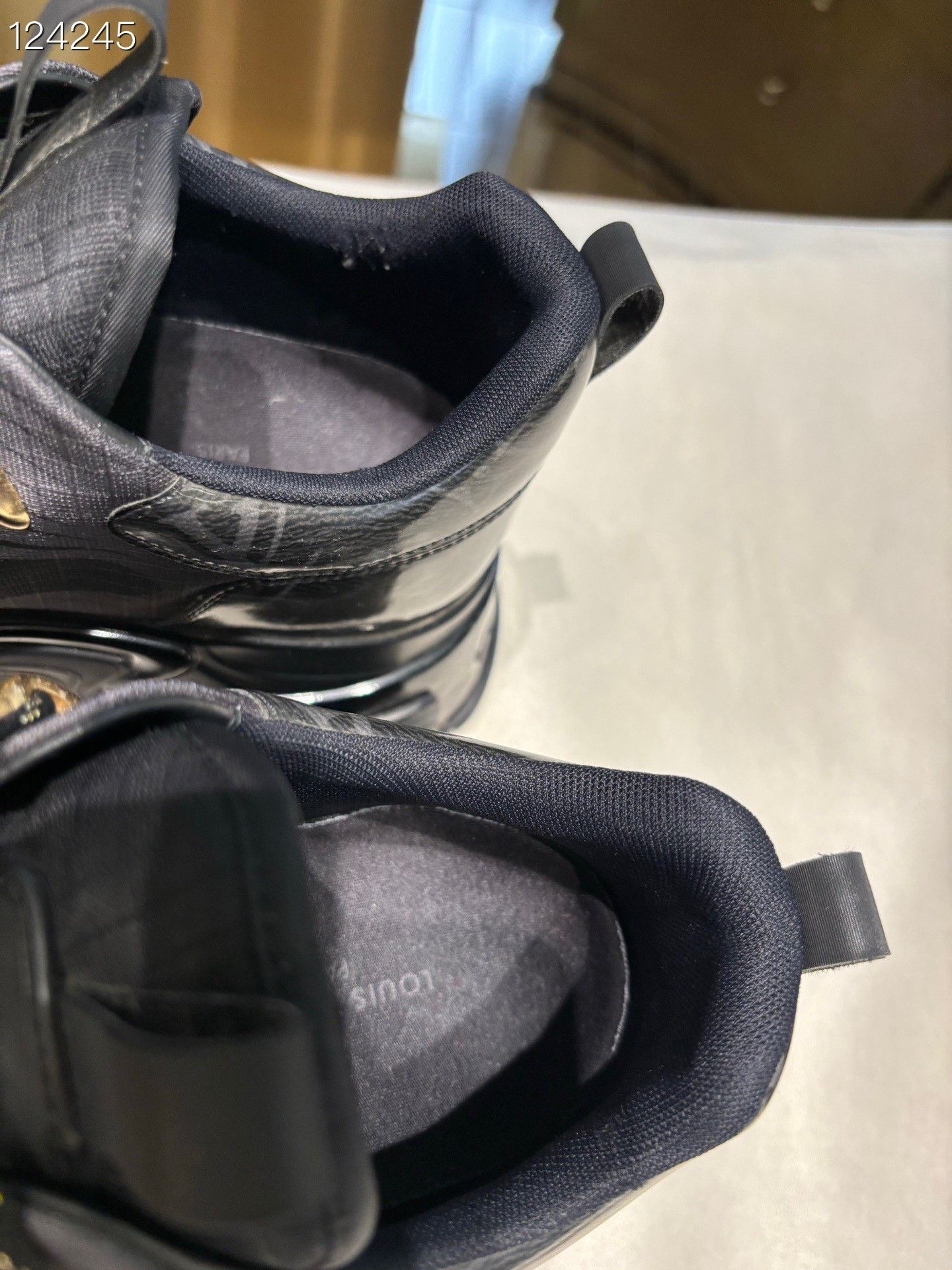 Louis Vuitton LV Run Away Low-Top Men's Sneakers Size US 7 / EU 40 - 3 Thumbnail