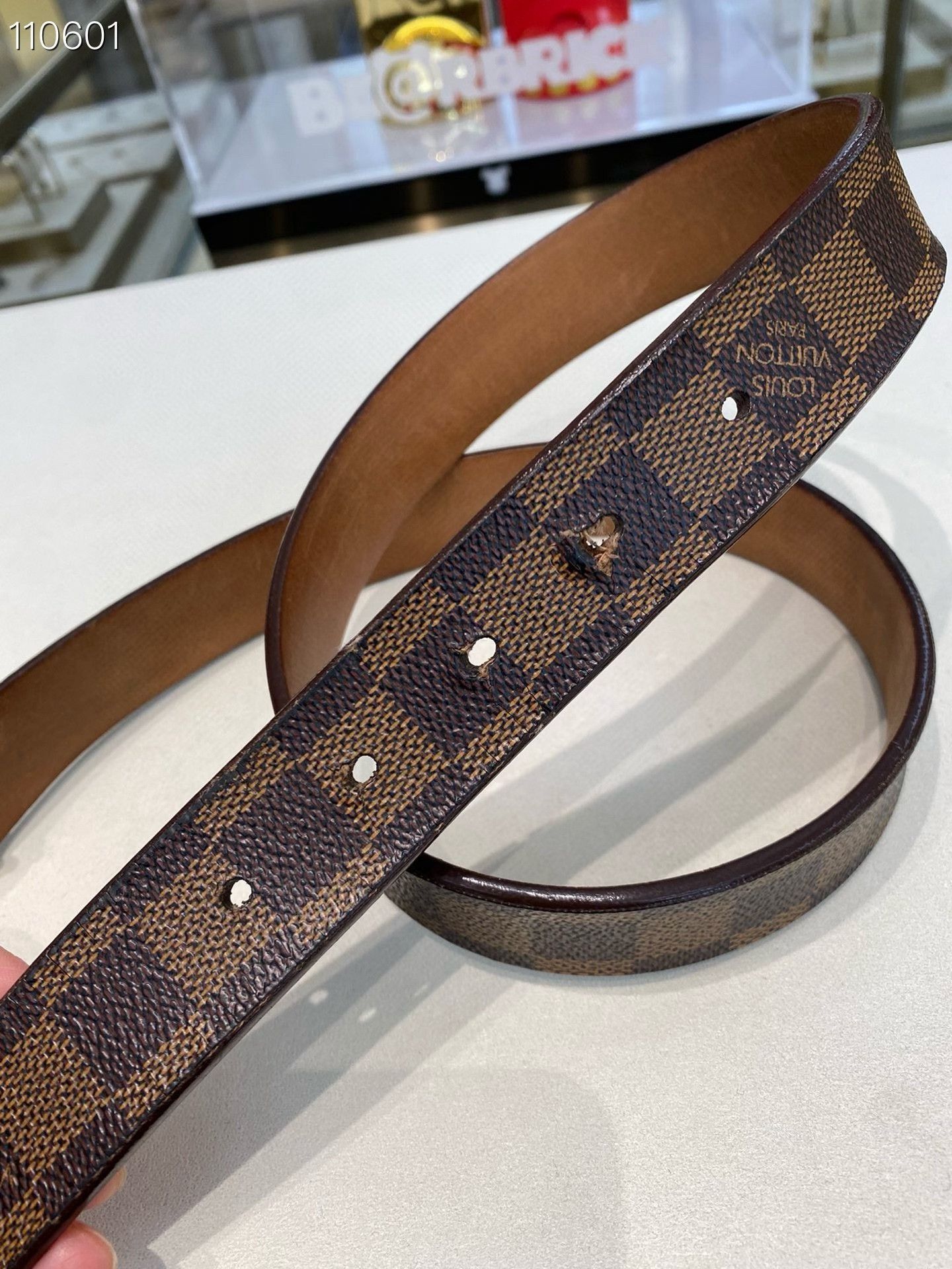 Louis Vuitton Louis Vuitton Women's Checkered Belt 85 Size ONE SIZE - 5 Thumbnail