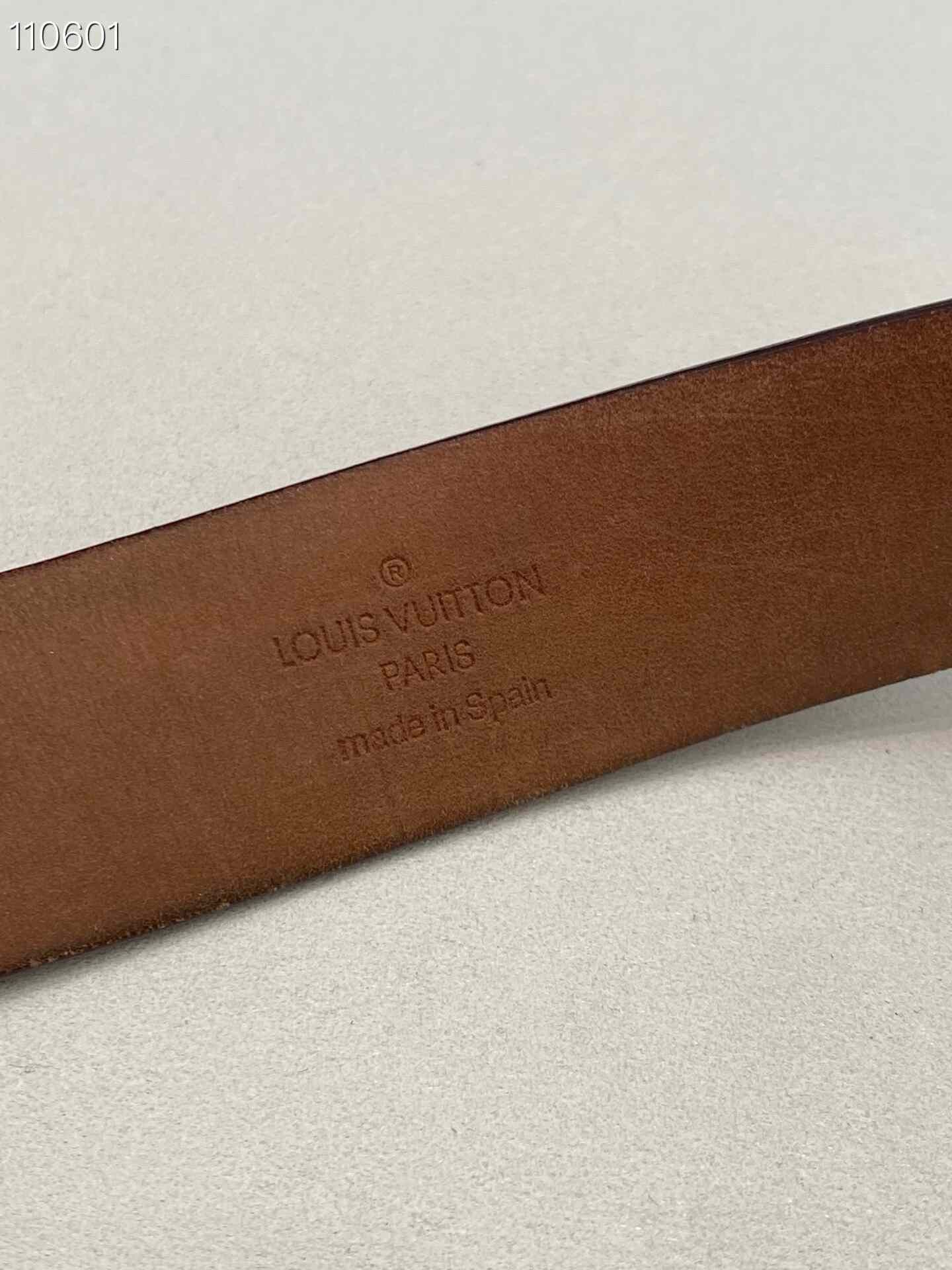 Louis Vuitton Louis Vuitton Women's Checkered Belt 85 Size ONE SIZE - 3 Thumbnail