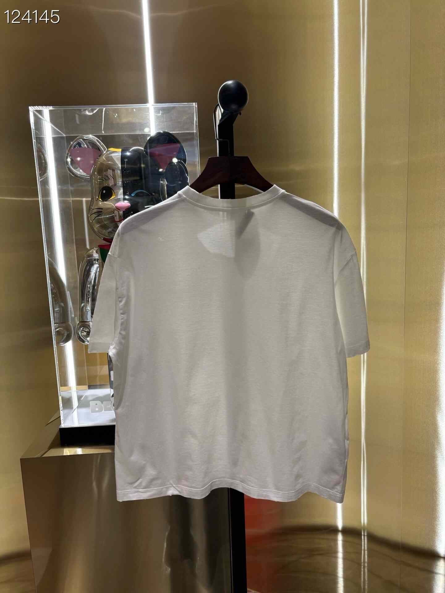 Prada PRADA Rivet Triangle Logo Drop Shoulder T-Shirt Size S / US 4 / IT 40 - 2 Thumbnail
