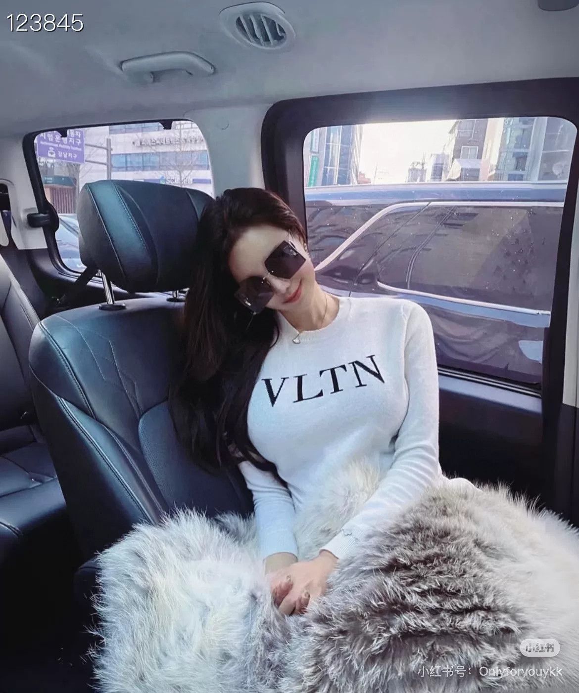 Valentino Valentino VLTN Letter Sweater Size US M / EU 48-50 / 2 - 6 Thumbnail