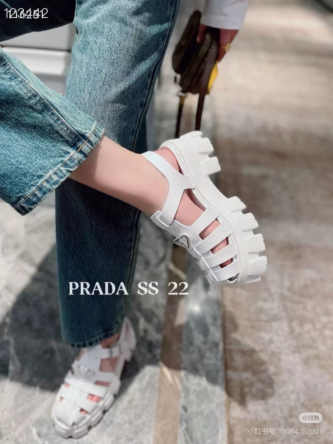 Prada Prada White Platform Sandals 36 Size US 5 / IT 35 - 6 Thumbnail