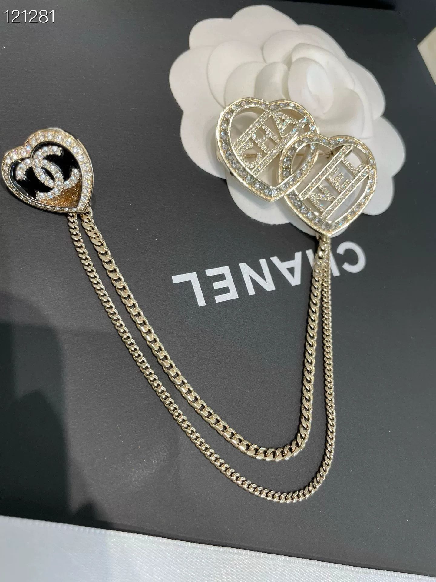 Chanel Chanel Logo Heart Embellished Brooch Size ONE SIZE - 4 Thumbnail