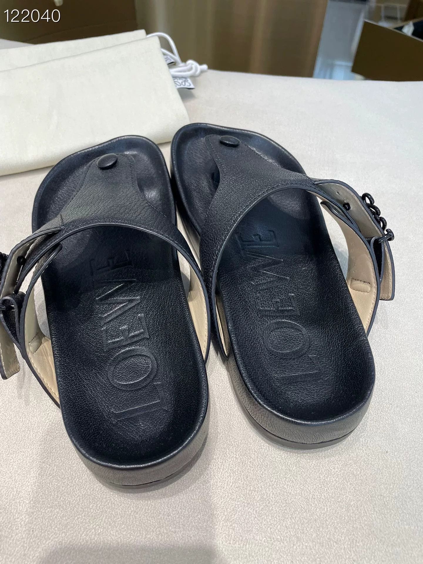 Loewe Loewe Ease Logo Sheepskin Flip Flops Size US 4 / IT 34 - 3 Thumbnail