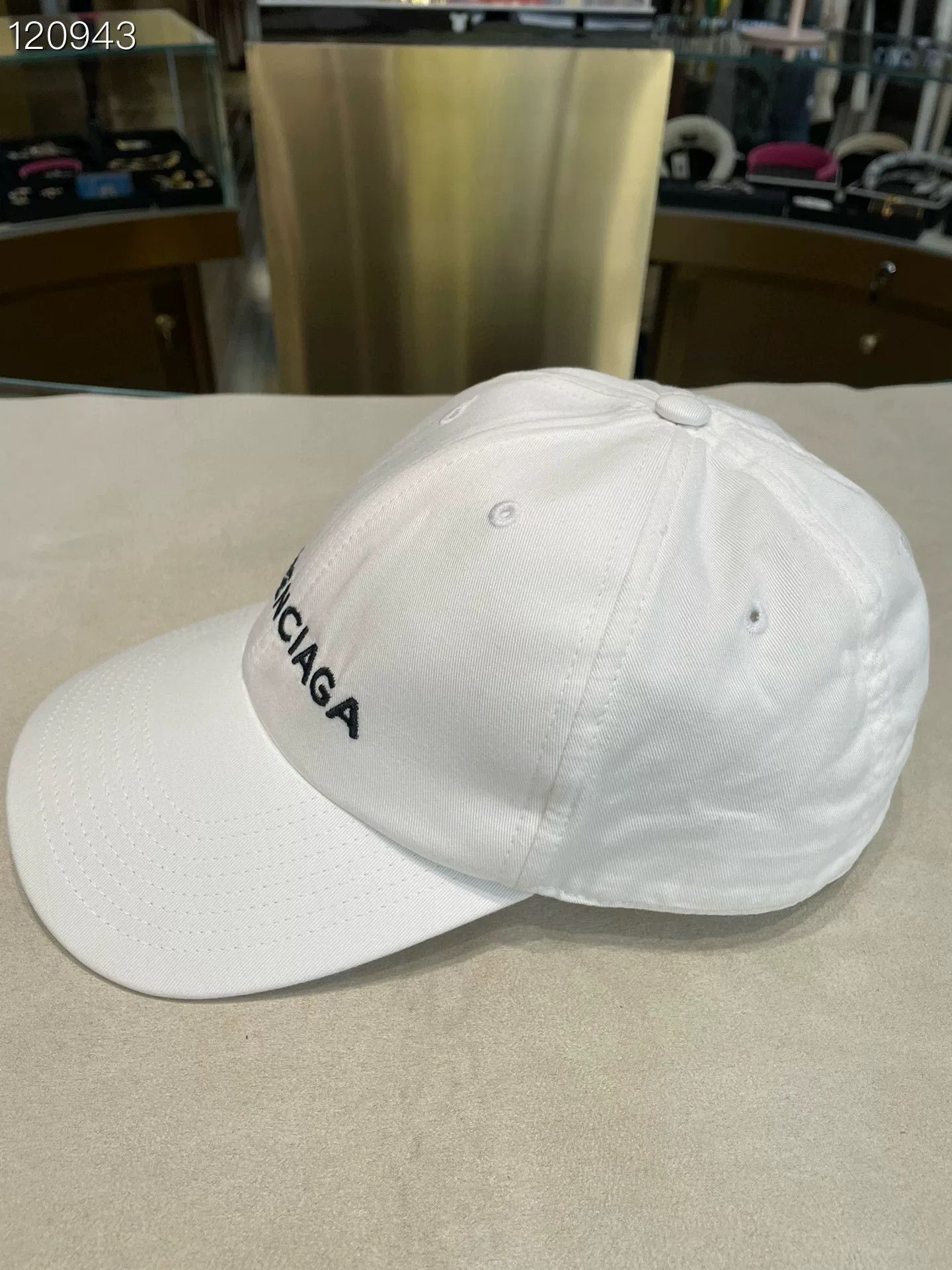 Balenciaga Balenciaga 079897H183 White Unisex Baseball Cap Size ONE SIZE - 2 Thumbnail