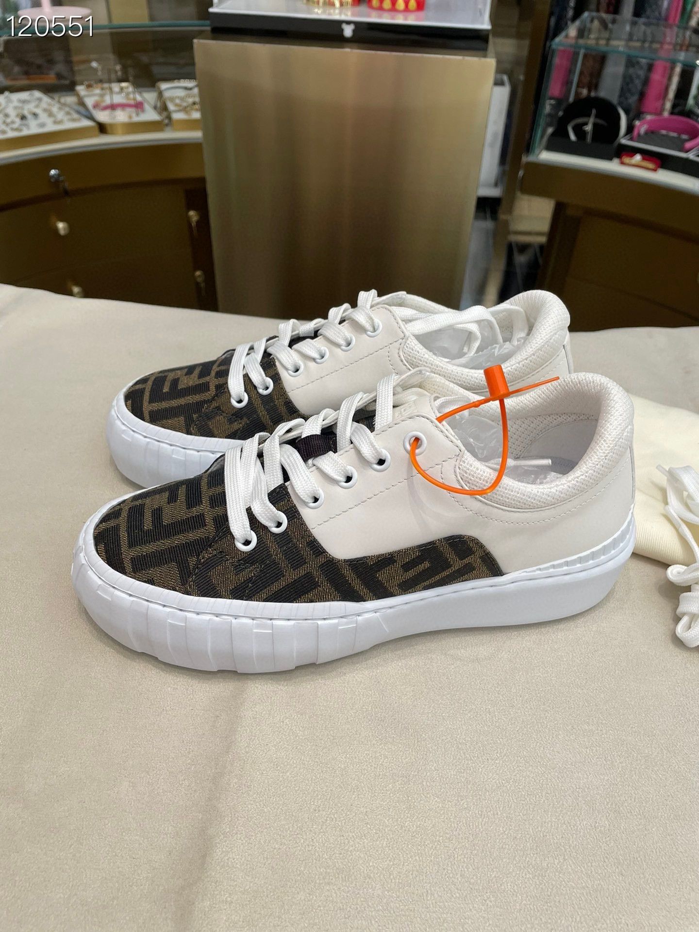 Fendi Fendi Force Series White Brown Low-Top Casual Shoes Size US 6 / IT 36 - 2 Thumbnail