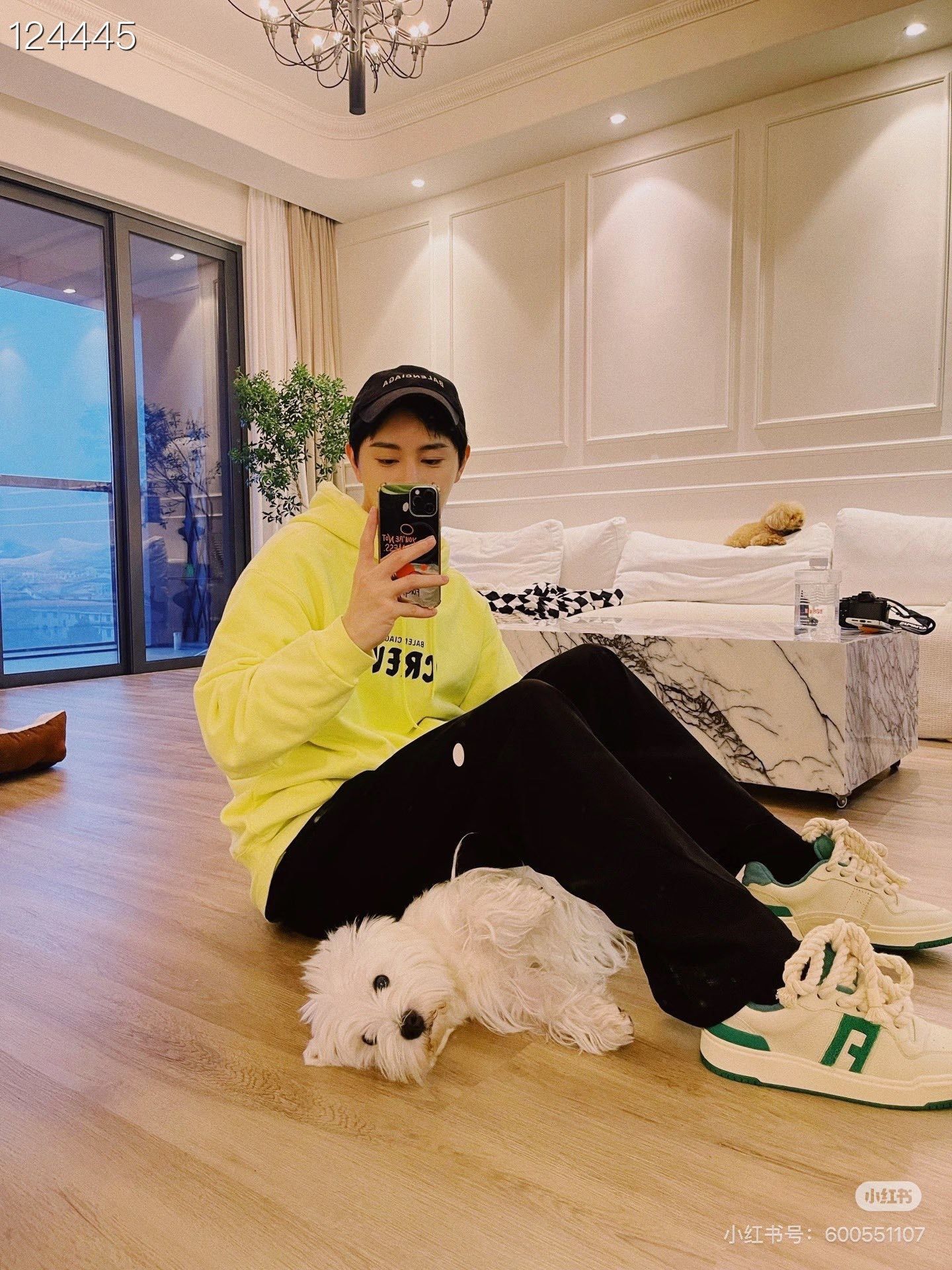 Balenciaga Balenciaga Crew Logo Hoodie S Size US S / EU 44-46 / 1 - 9 Thumbnail