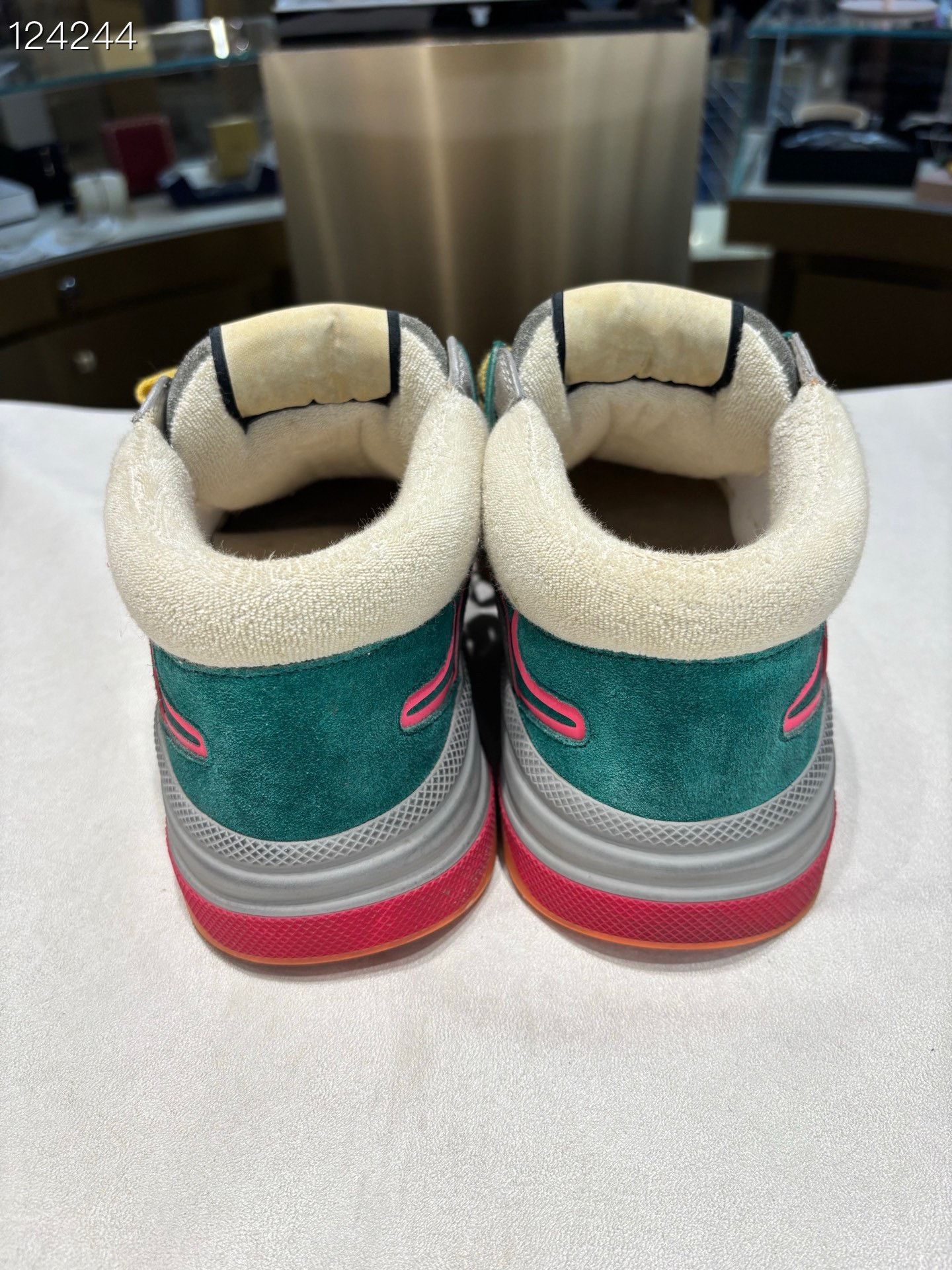 Gucci Gucci Ultrapace Suede Mid-Top Sneakers Size US 7 / IT 37 - 4 Thumbnail