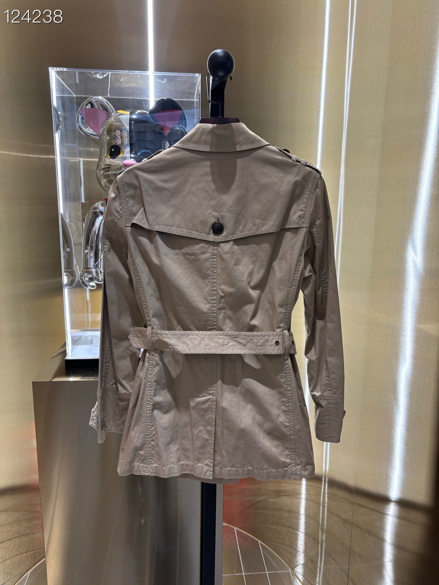 Burberry Burberry Khaki Double-Breasted Trench Coat Size US M / EU 48-50 / 2 - 2 Thumbnail