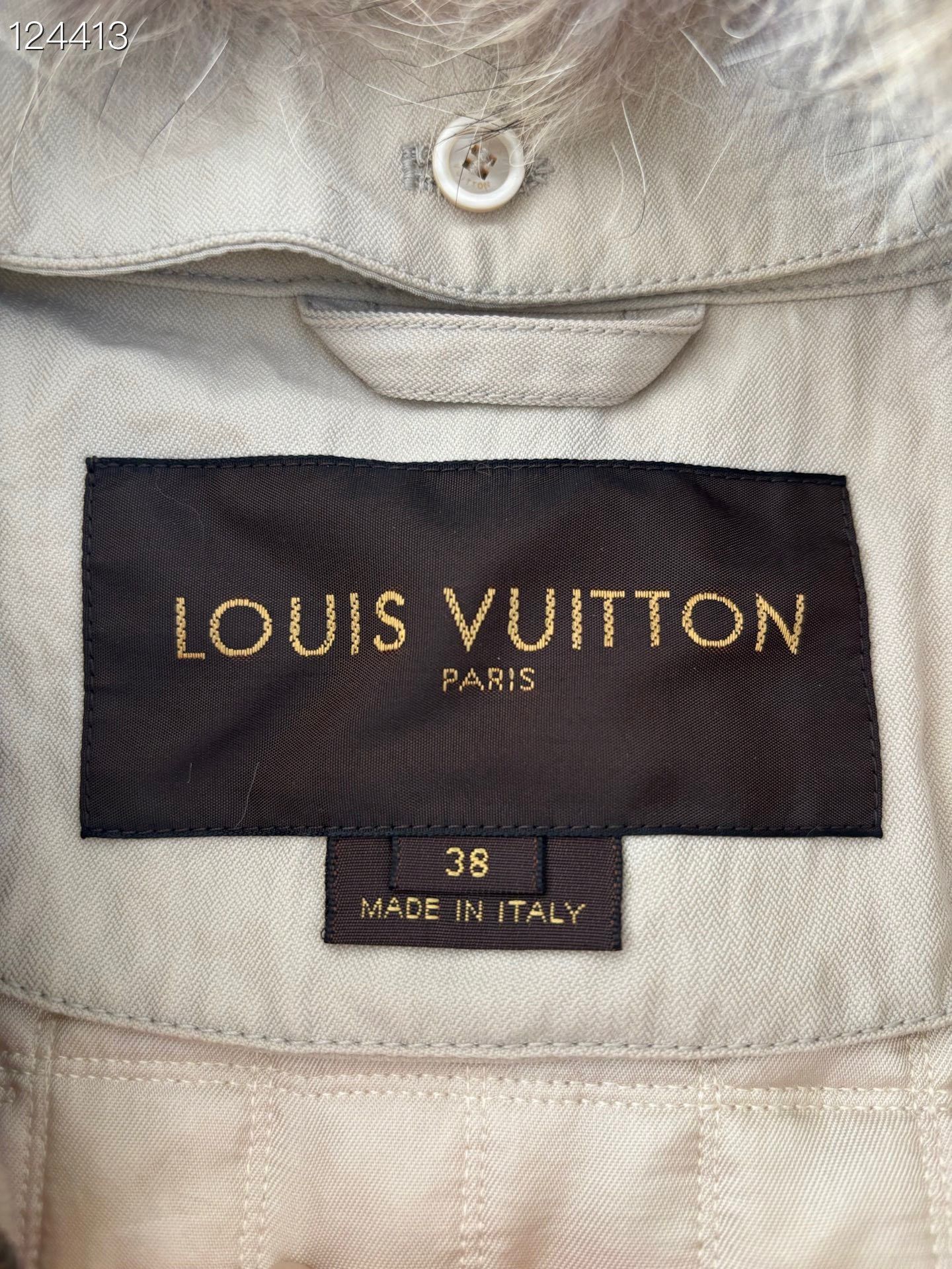 Louis Vuitton Louis Vuitton Beige Jacket w/ Detachable Vest Size S / US 4 / IT 40 - 4 Thumbnail