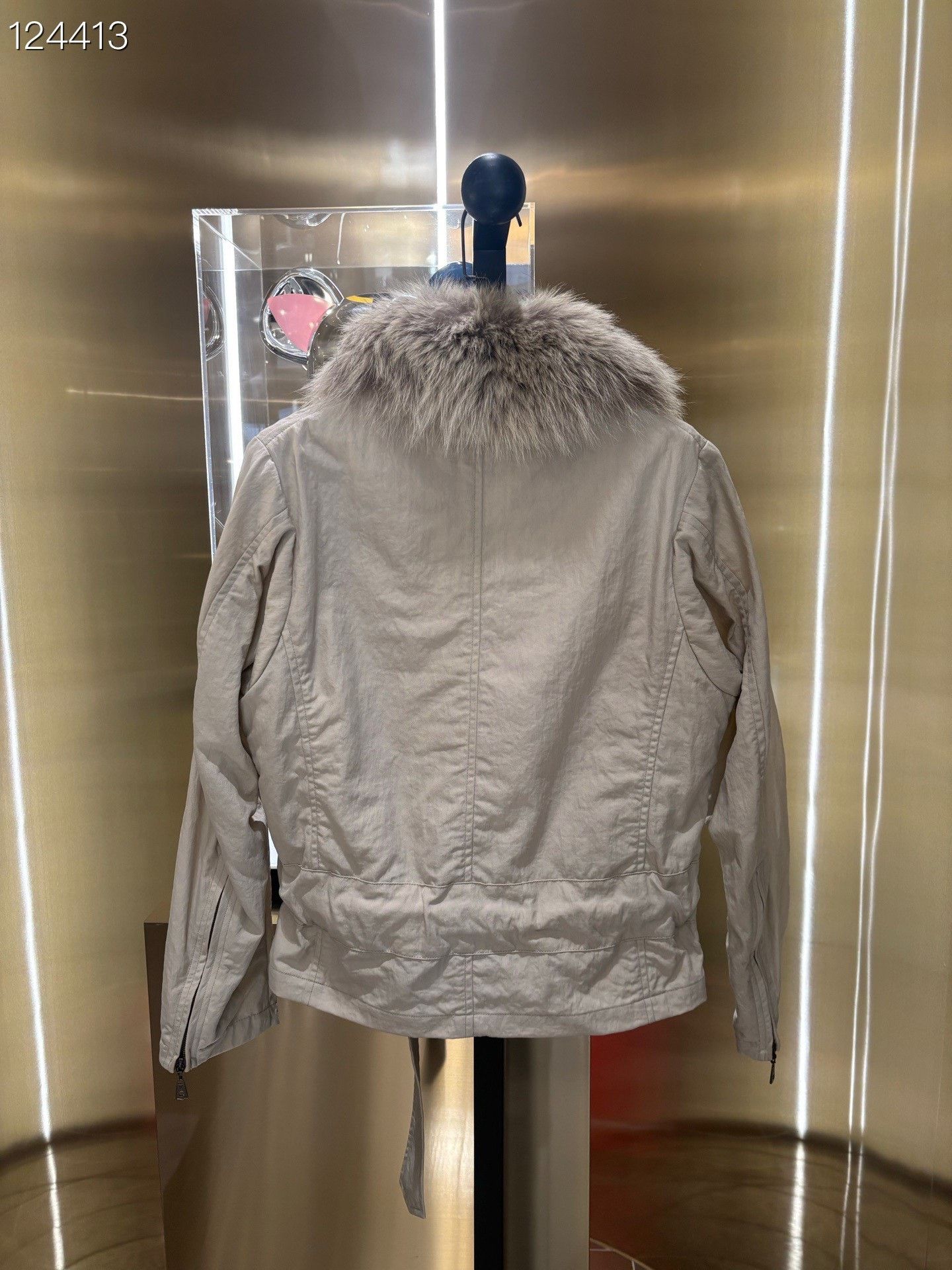 Louis Vuitton Louis Vuitton Beige Jacket w/ Detachable Vest Size S / US 4 / IT 40 - 2 Thumbnail