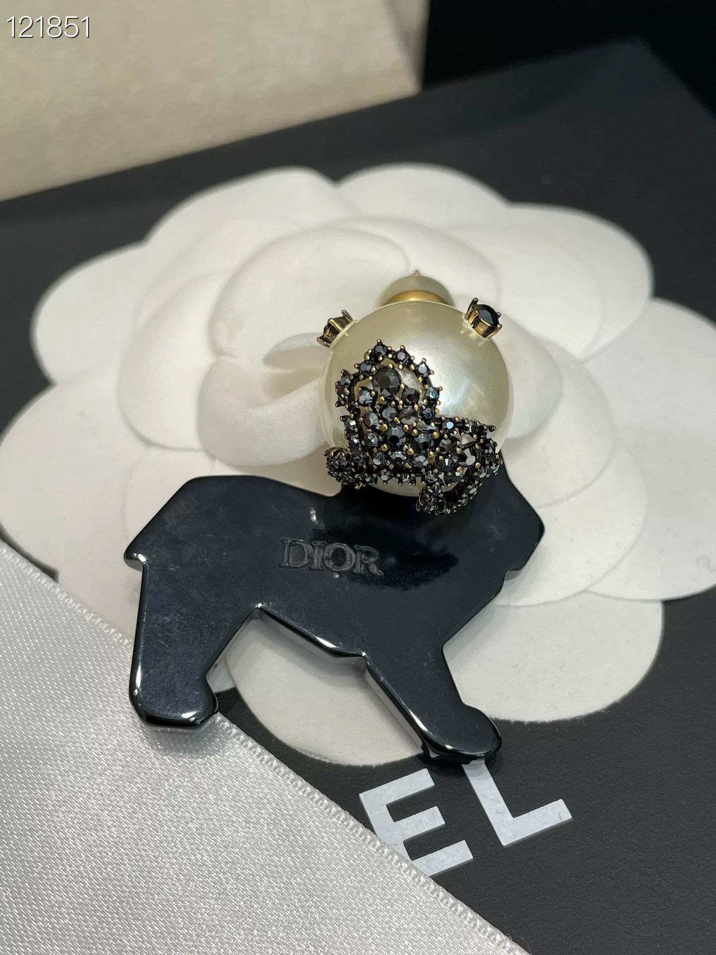 Dior Dior Limited Single Lion Earring Size ONE SIZE - 3 Thumbnail