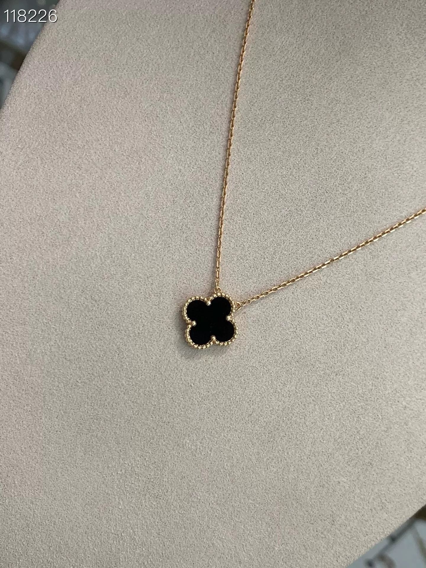 Van Cleef & Arpels VCA 100105C01 Medium Black Flower Necklace Size ONE SIZE - 2 Thumbnail