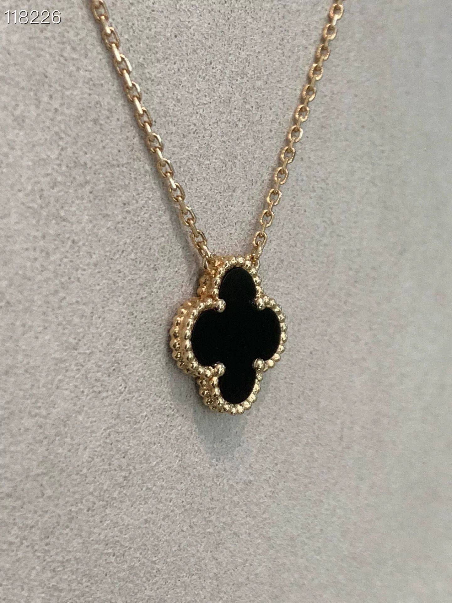 Van Cleef & Arpels VCA 100105C01 Medium Black Flower Necklace Size ONE SIZE - 4 Thumbnail
