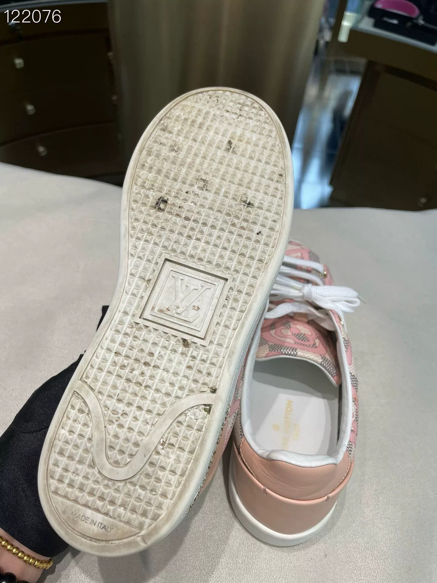 Louis Vuitton LV 080636C01 White Plaid Limited Flats Size US 4 / IT 34 - 5 Thumbnail