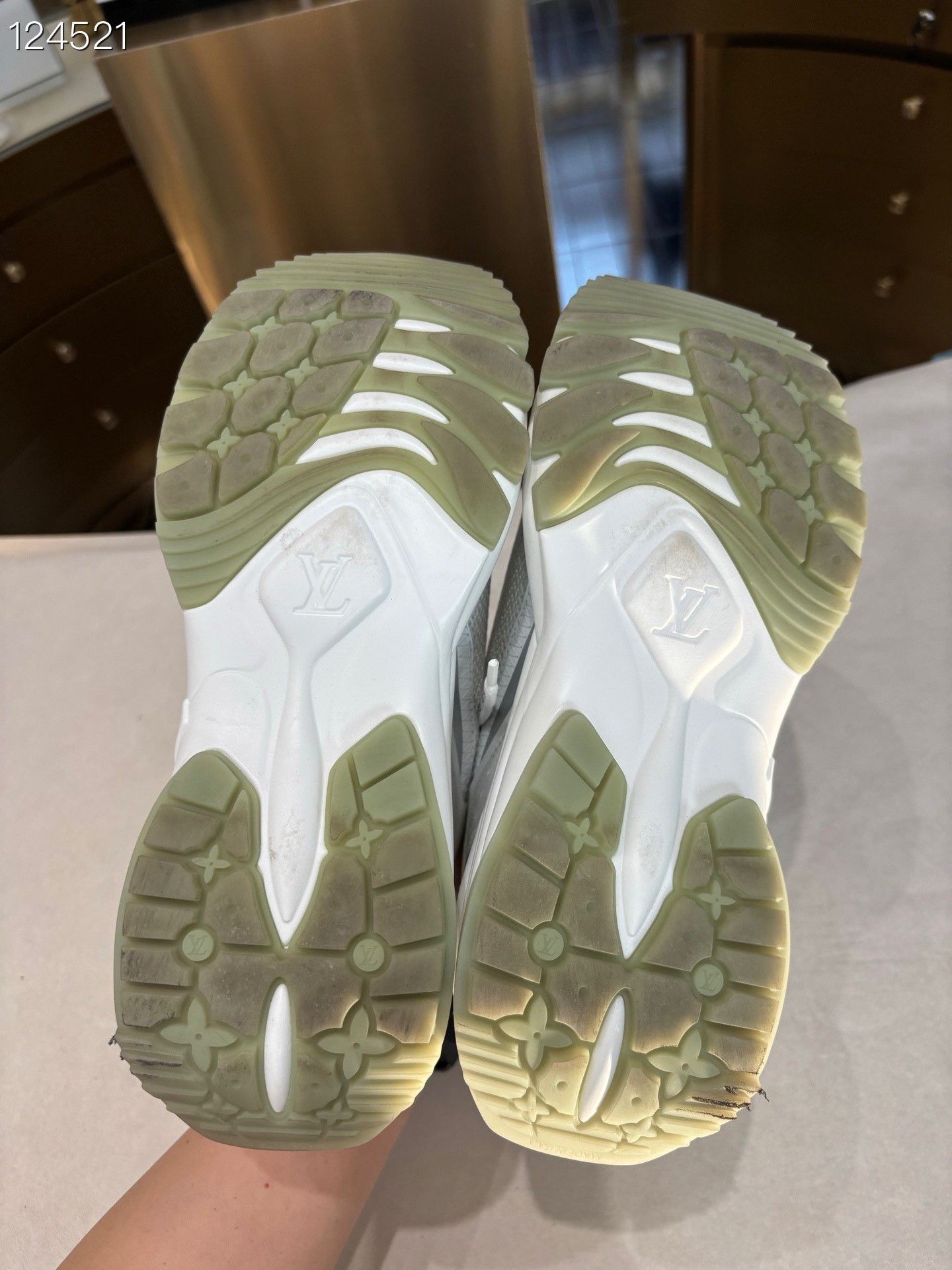 Louis Vuitton Louis Vuitton Run 55 Women's Sneakers Size US 5 / IT 35 - 6 Thumbnail