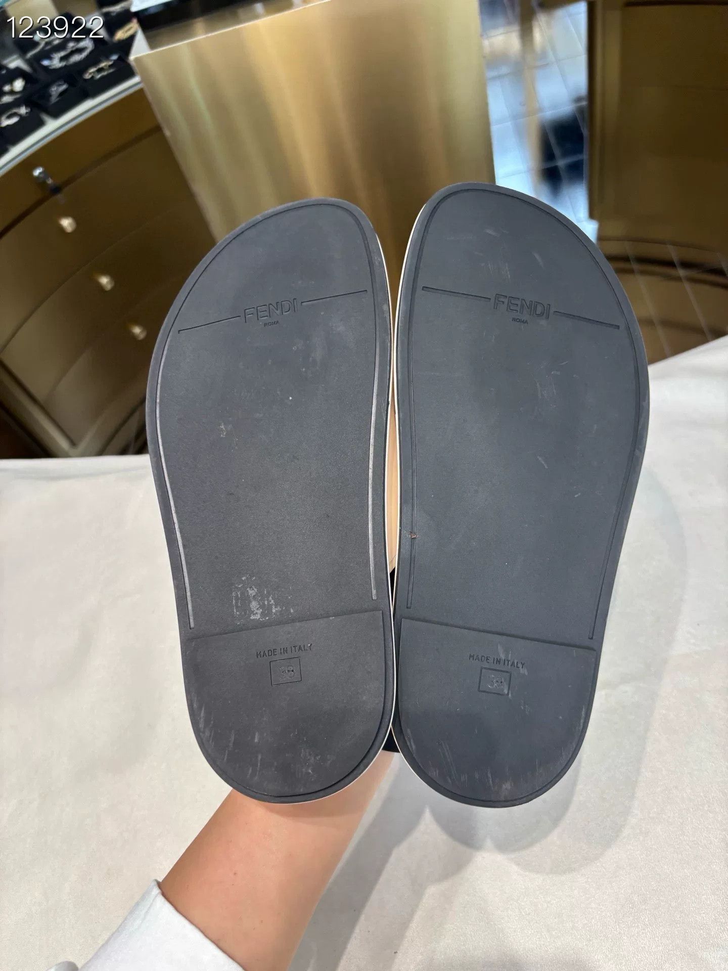 Fendi Fendi Women's Flat Casual Sandals Size US 7 / IT 37 - 6 Thumbnail