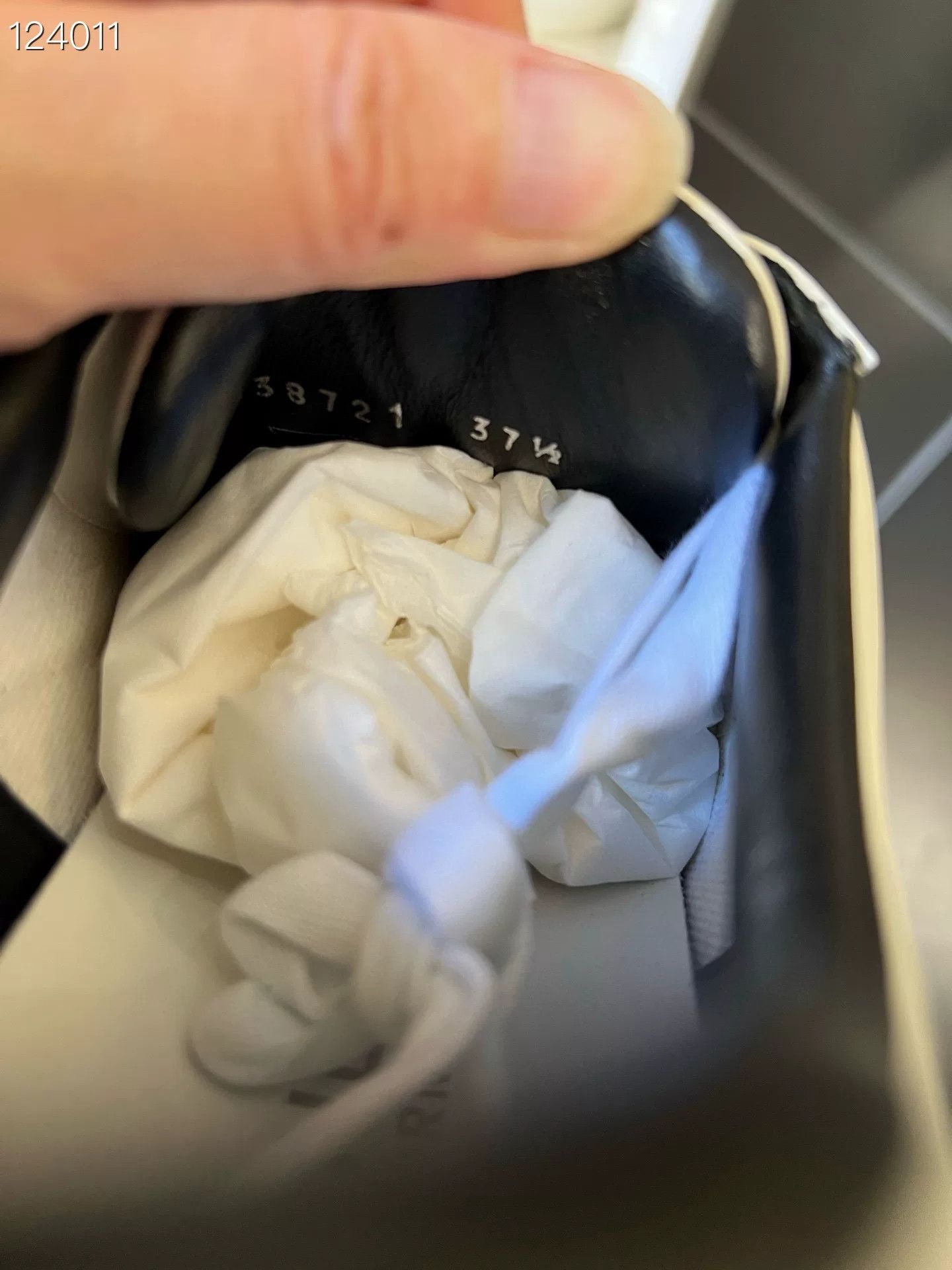 Chanel Chanel Staff White Sneakers Size US 6.5 / IT 36.5 - 5 Thumbnail