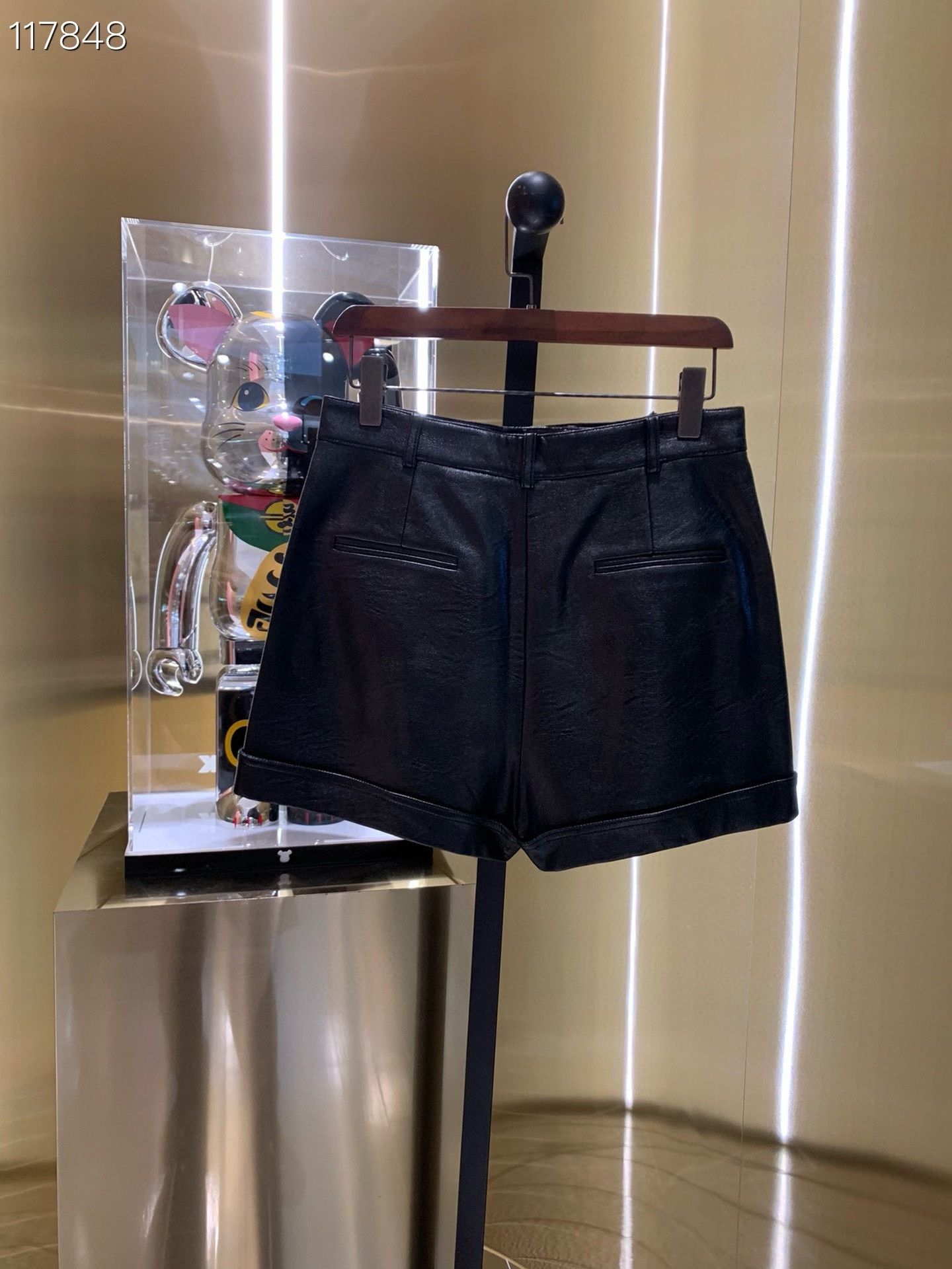 Stella McCartney Stell 077898 Black Shorts Size 40" / US 18 - 2 Thumbnail