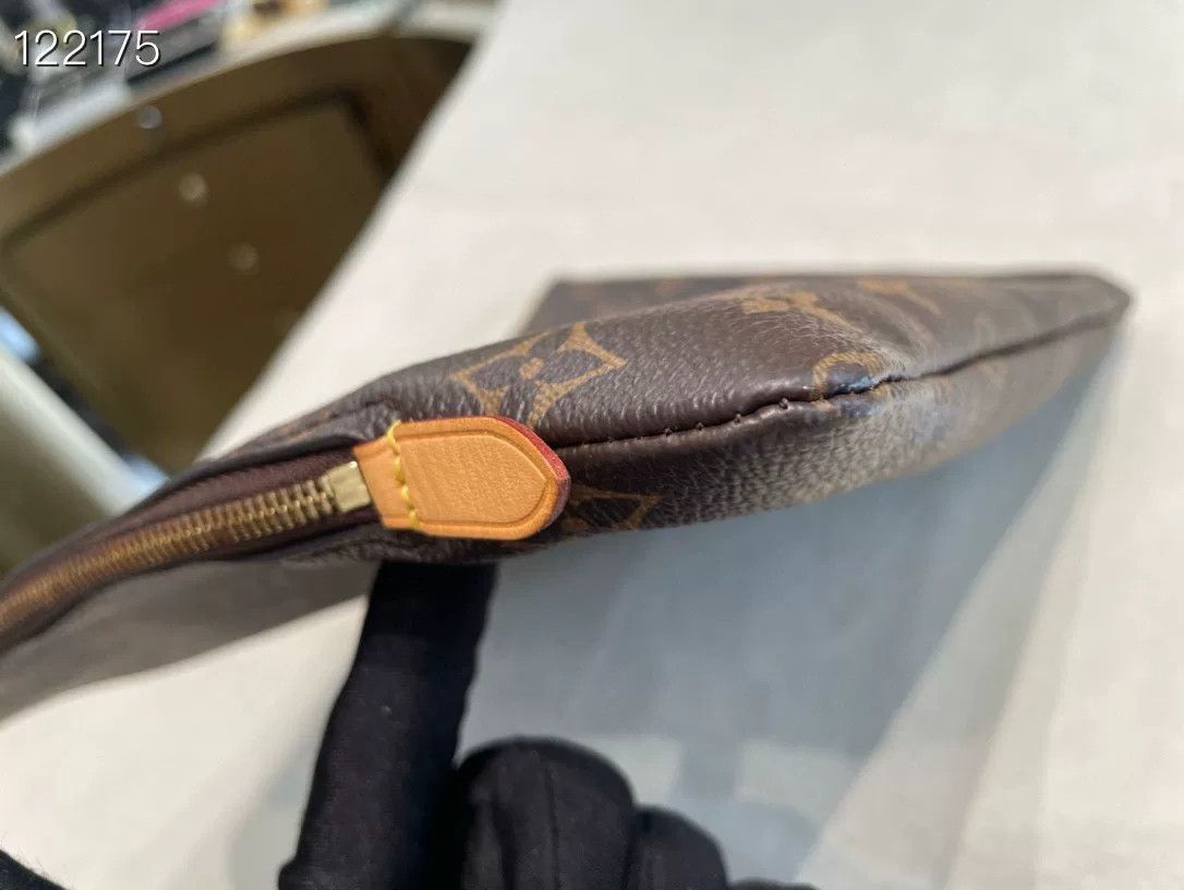 Louis Vuitton Louis Vuitton Etui Voyage Clutch Bag Size ONE SIZE - 5 Thumbnail
