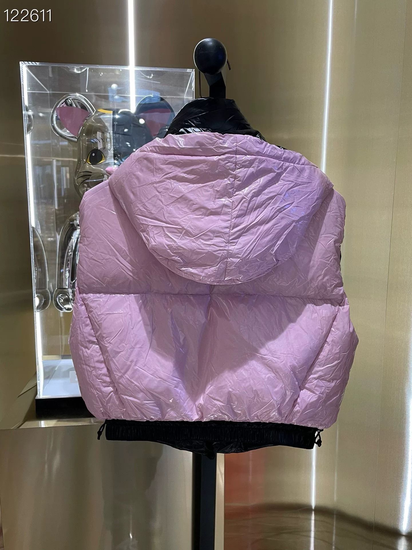 Moncler Moncler Pink Short Hooded Down Vest Size S / US 4 / IT 40 - 3 Thumbnail