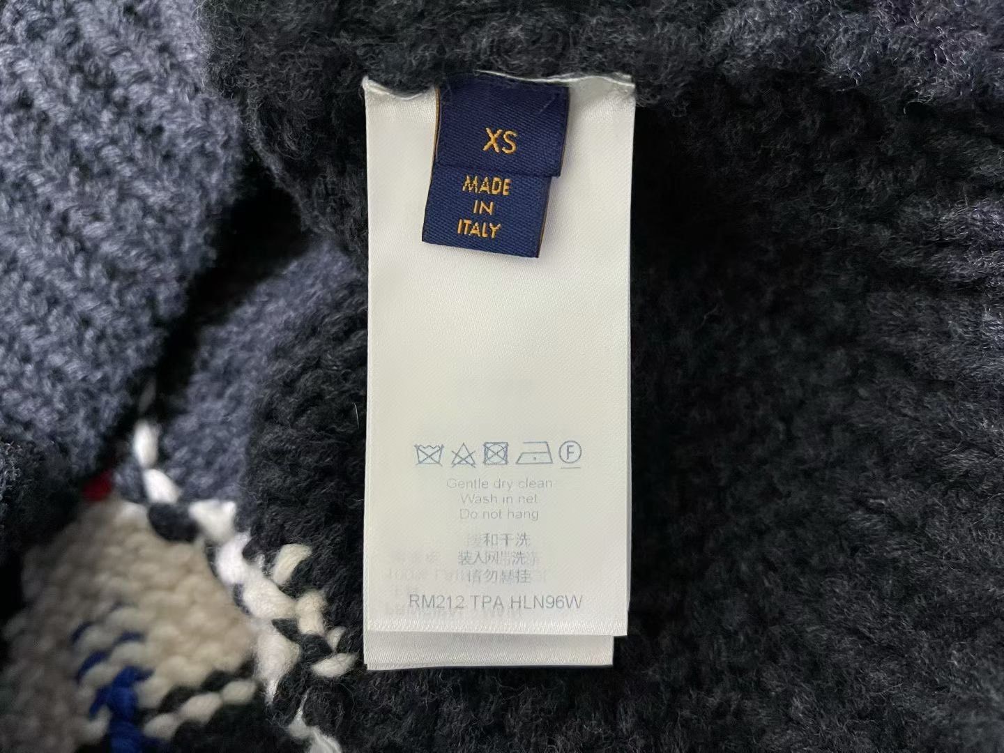 Louis Vuitton Louis Vuitton Runway Airplane Sweater Size XS / US 0-2 / IT 36-38 - 2 Thumbnail
