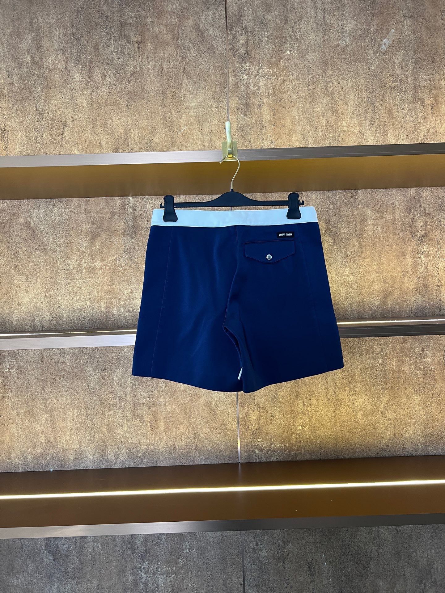 Miu Miu Miumiu White Navy Colorblock Shorts Size 40" / US 18 - 2 Thumbnail