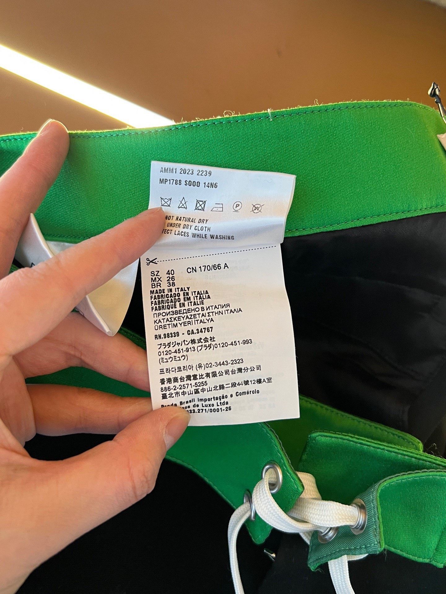 Miu Miu Miumiu Black Green Colorblock Shorts Size 40" / US 18 - 5 Thumbnail