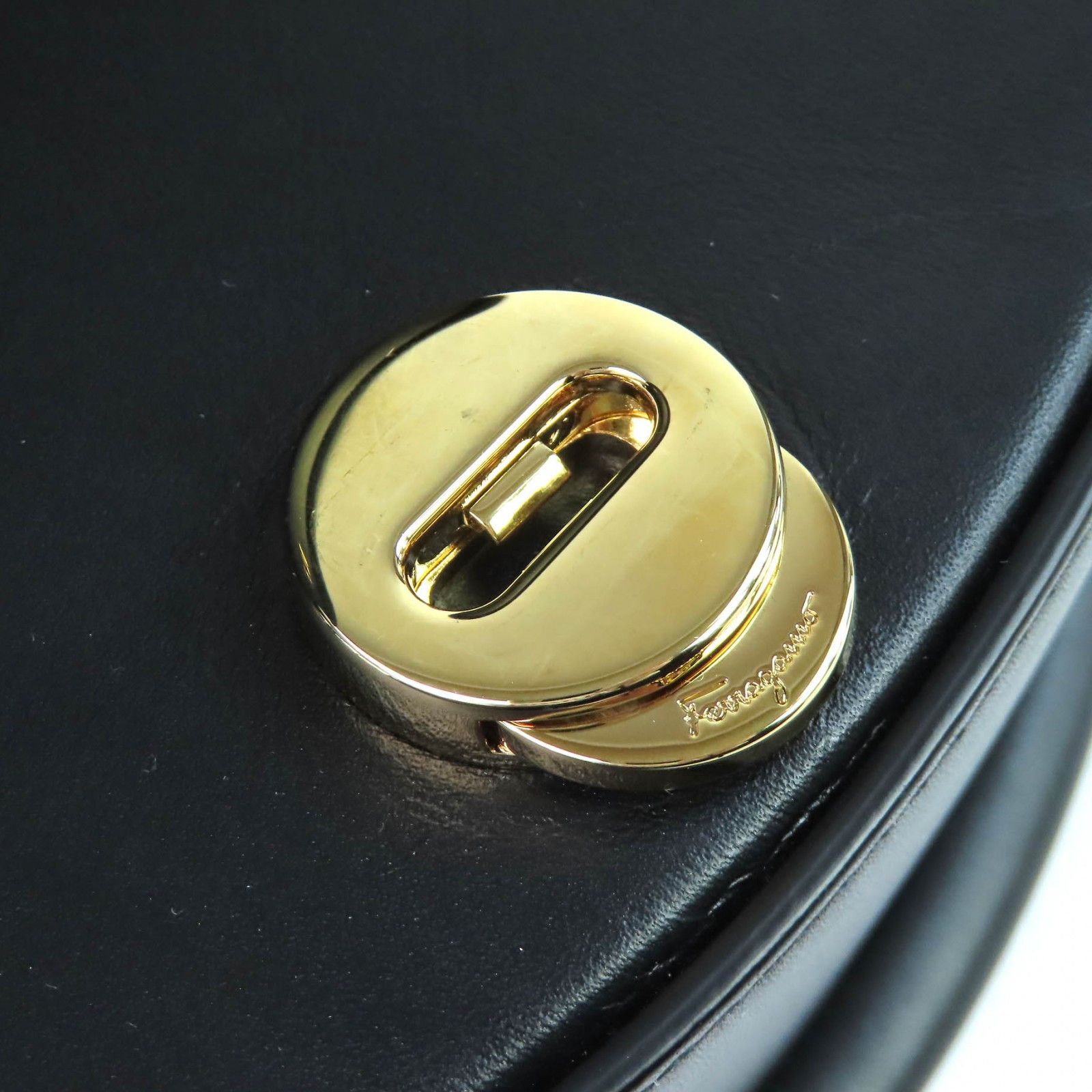 Salvatore Ferragamo Salvatore Ferragamo Salvatore Ferragamo AURA leather 2way shoulder bag Leather Shoulder Bag DUTY FREE for USA Size ONE SIZE - 14 Thumbnail