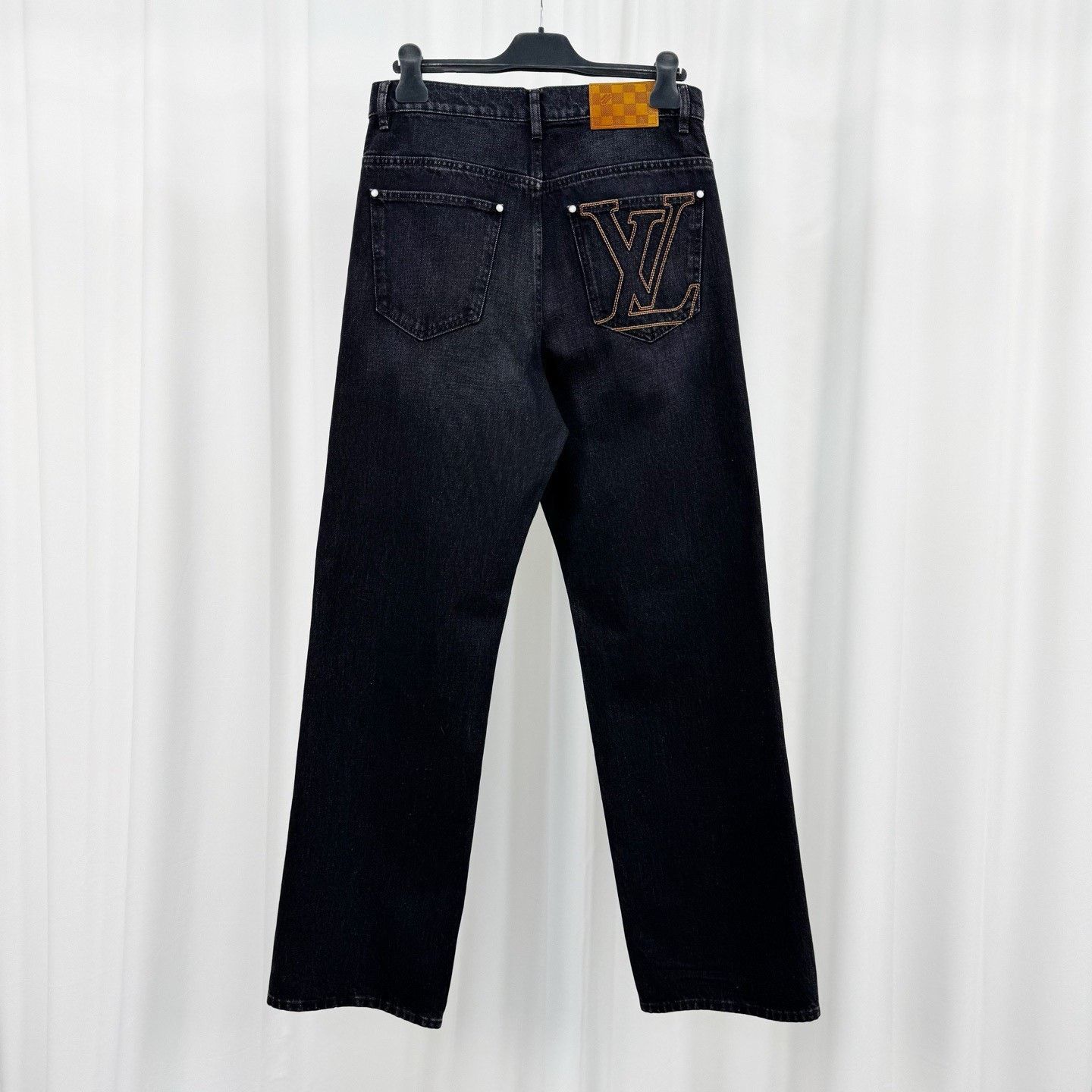 Louis Vuitton Louis Vuitton 2026 Pearl Button Jeans Size 28" / US 6 / IT 42 - 2 Thumbnail
