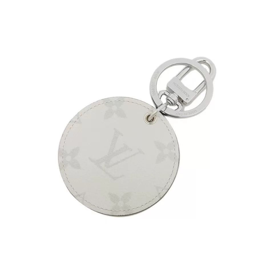Louis Vuitton Louis Vuitton White Monogram Globe Keychain Size ONE SIZE - 4 Thumbnail