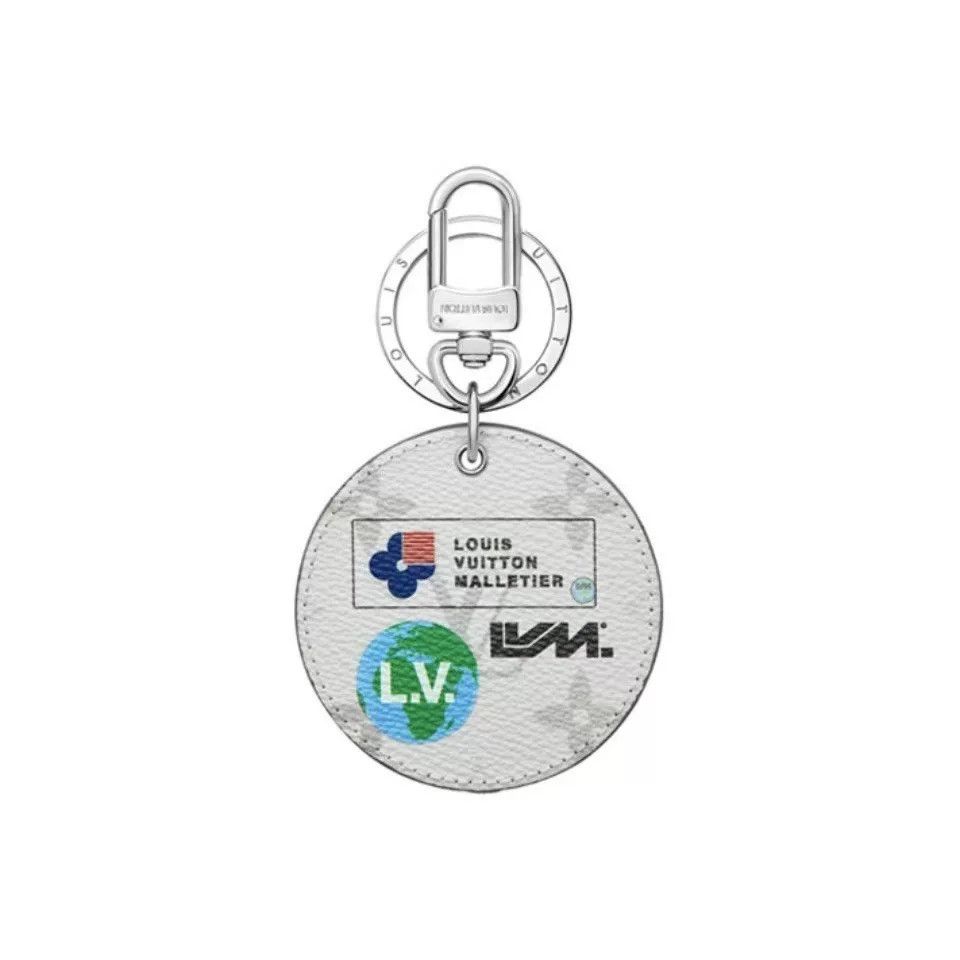 Louis Vuitton Louis Vuitton White Monogram Globe Keychain Size ONE SIZE - 2 Thumbnail