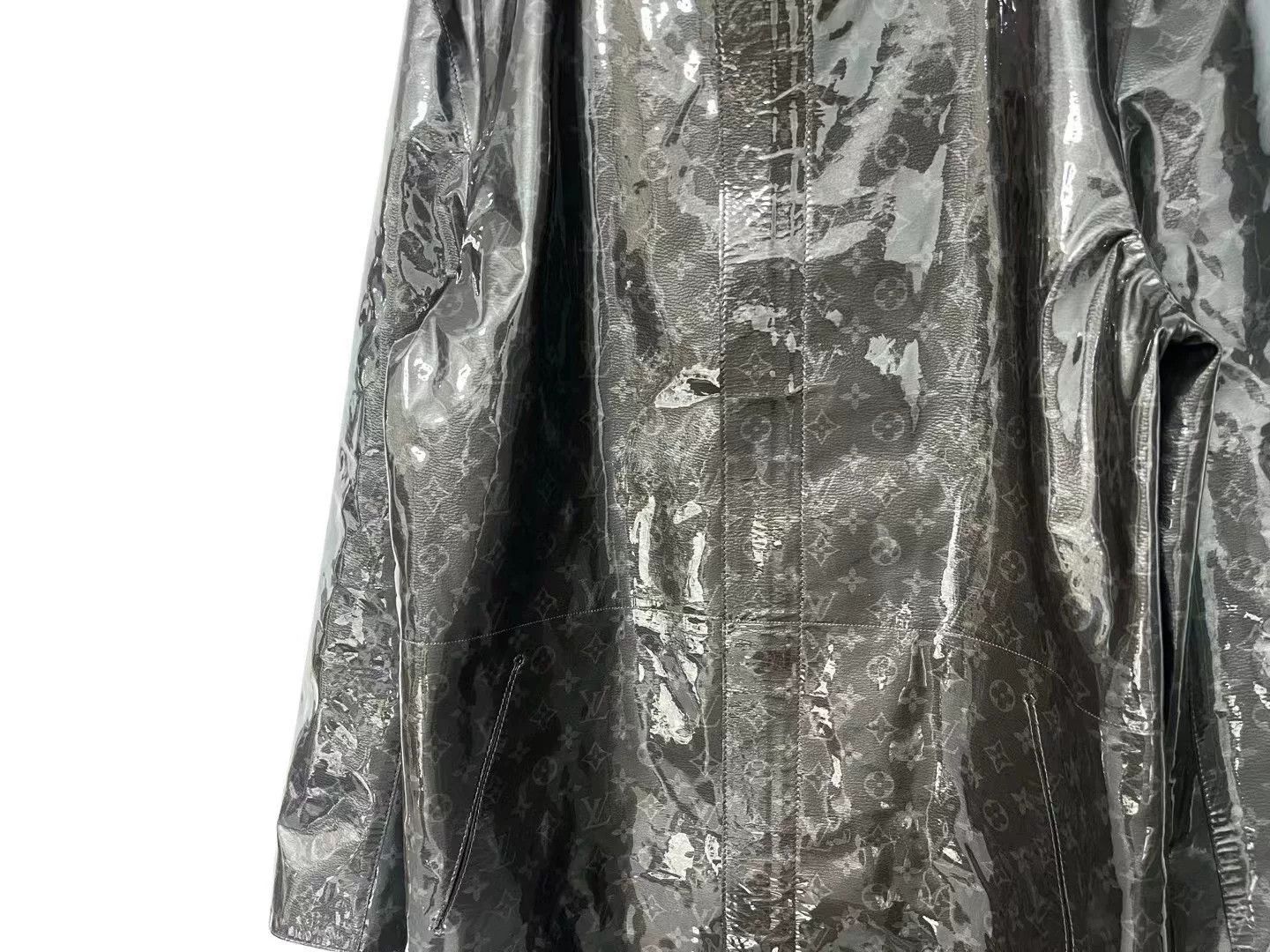 Louis Vuitton Louis Vuitton Monogram PVC Trench Coat Size US L / EU 52-54 / 3 - 2 Thumbnail