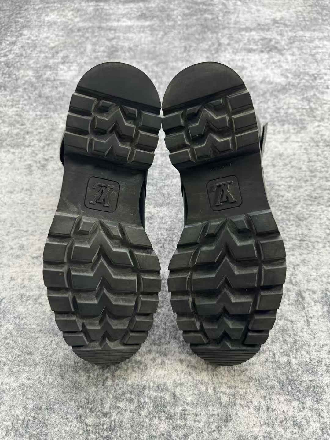 Louis Vuitton Louis Vuitton Black Silver Logo Martin Boots Size US 7.5 / IT 37.5 - 4 Thumbnail