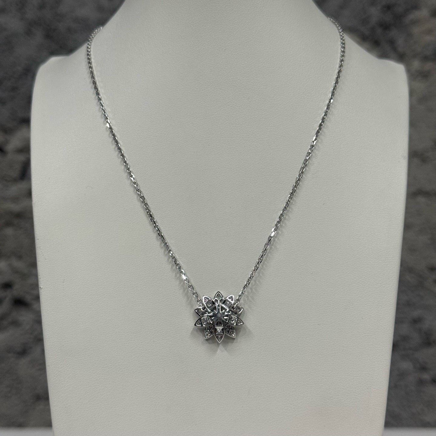 Van Cleef & Arpels Van Cleef & Arpels White Gold Lotus Necklace Size ONE SIZE - 2 Thumbnail
