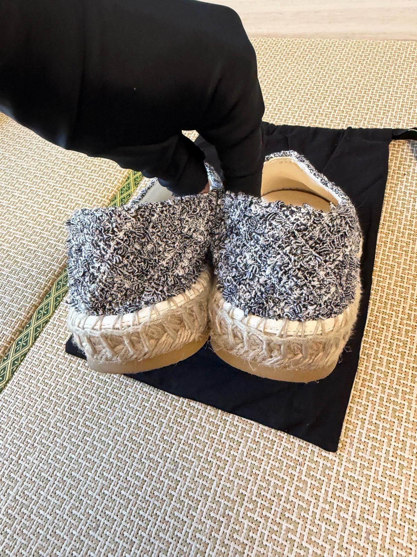 Chanel CHANEL Gray White Sequin Espadrilles Size US 8 / IT 38 - 5 Thumbnail