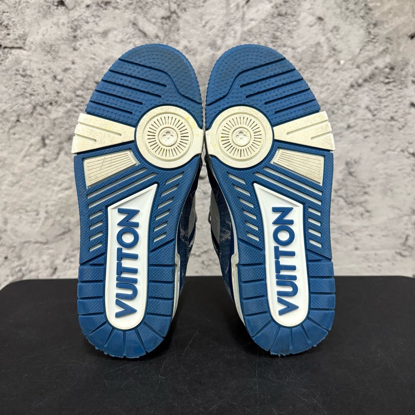 Louis Vuitton Louis Vuitton Monogram Trainer White Blue Size US 4.5 / IT 34.5 - 7 Thumbnail