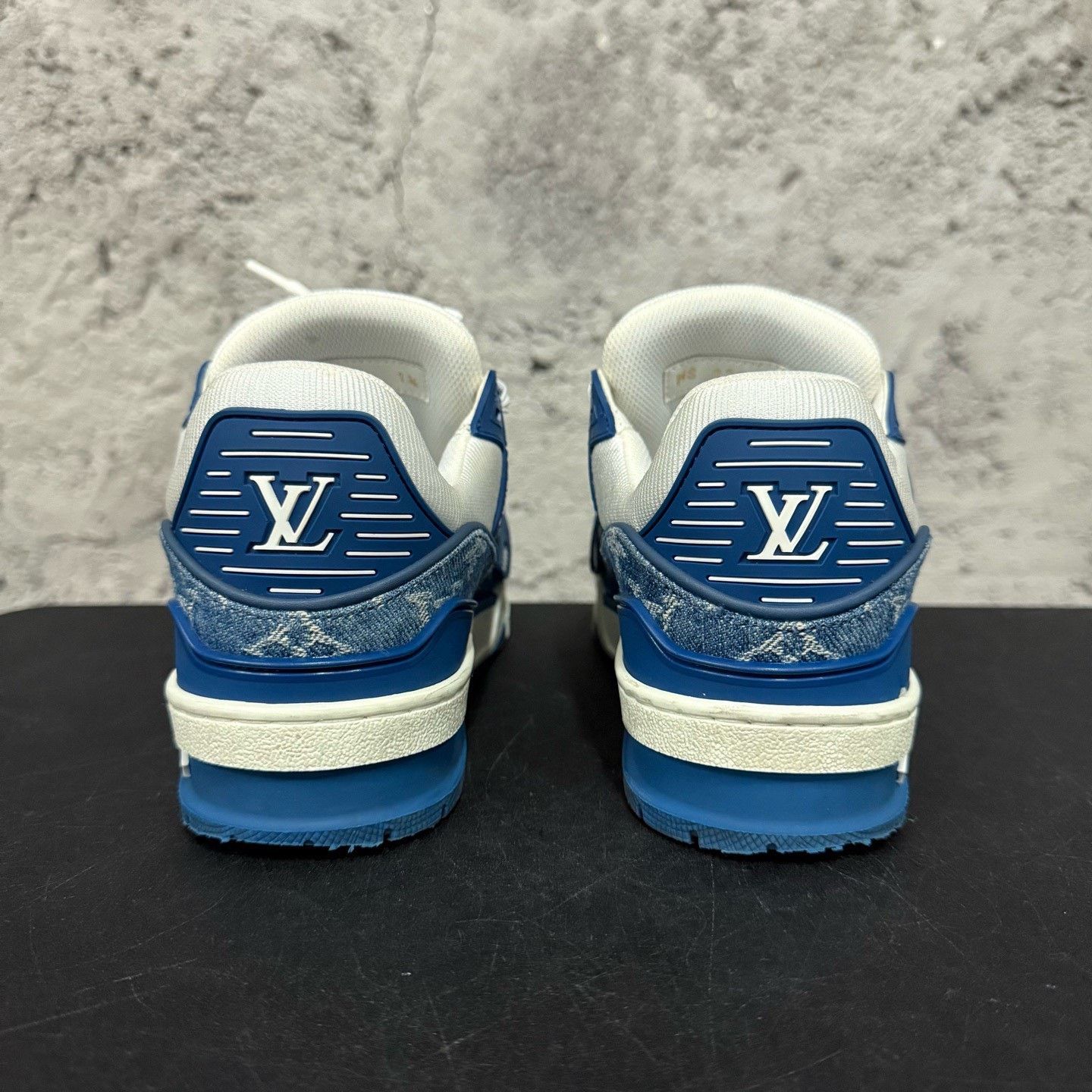 Louis Vuitton Louis Vuitton Monogram Trainer White Blue Size US 4.5 / IT 34.5 - 3 Thumbnail
